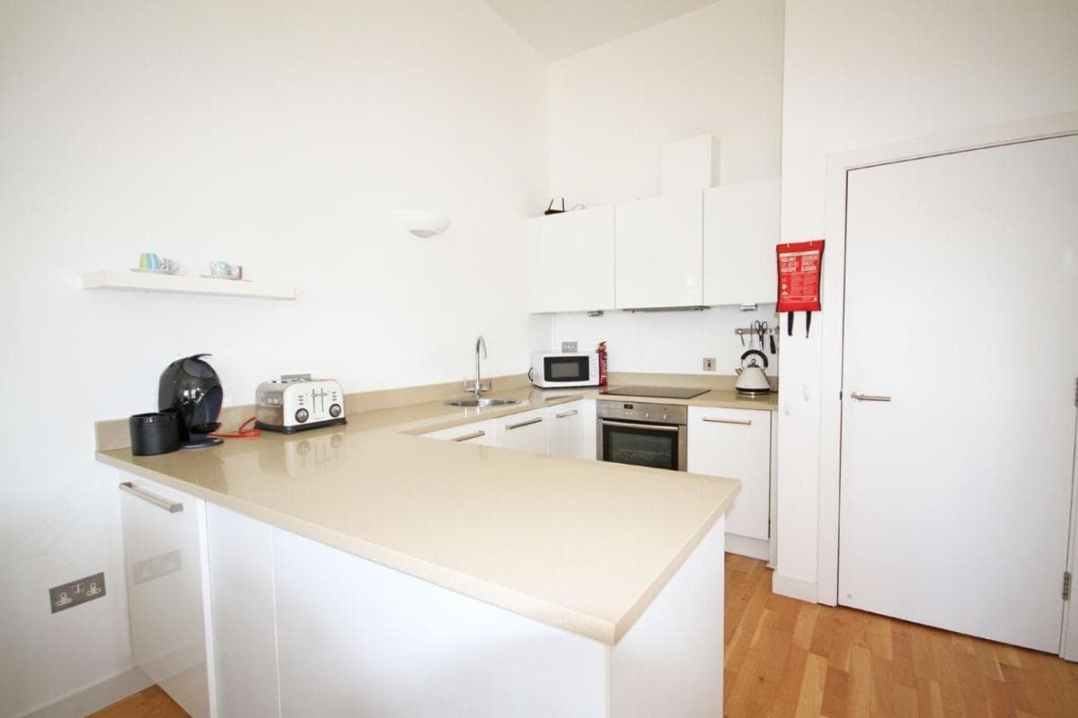 16 Zenith Apartment photo 7