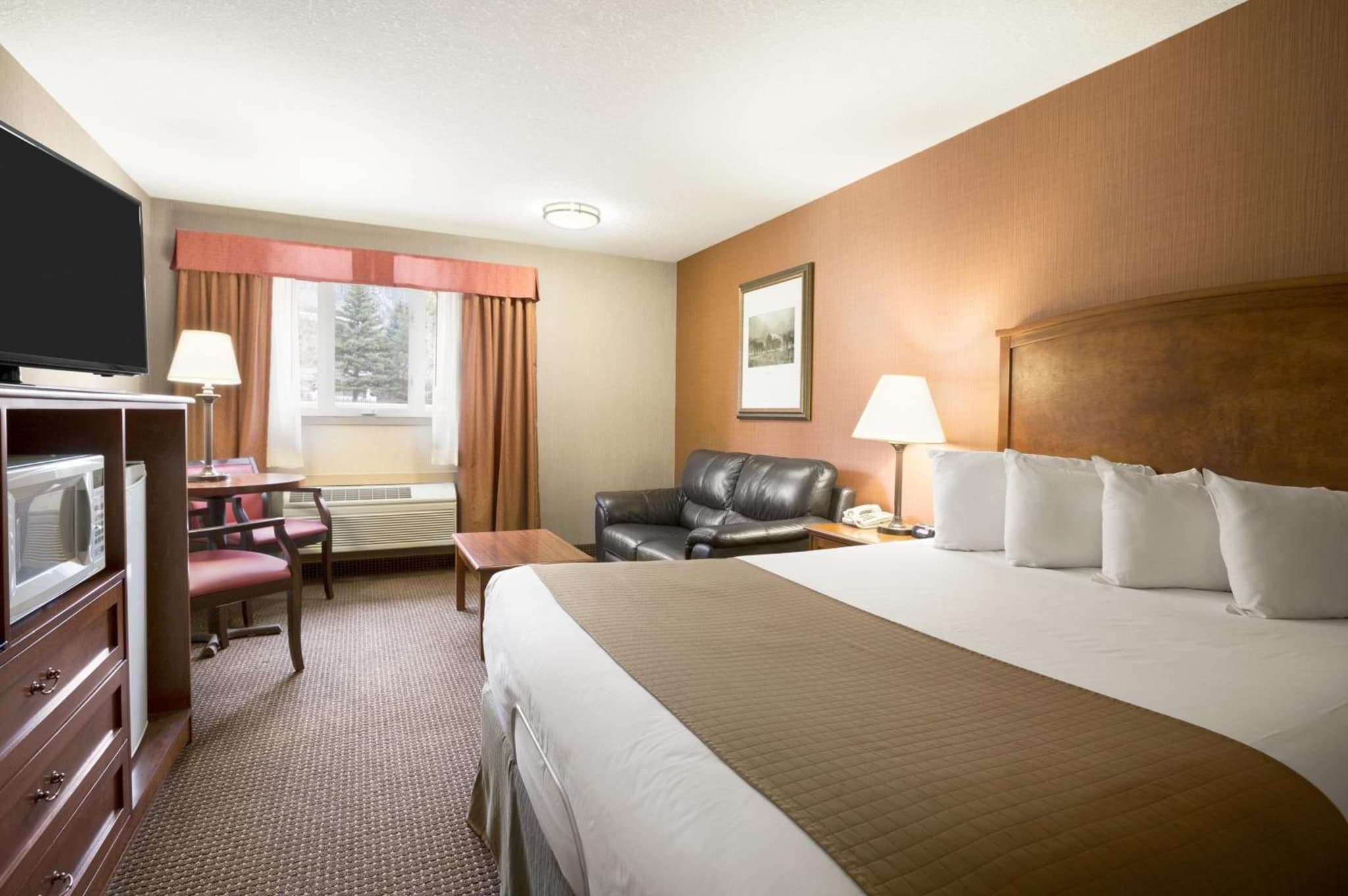 Canmore Inn & Suites photo 2