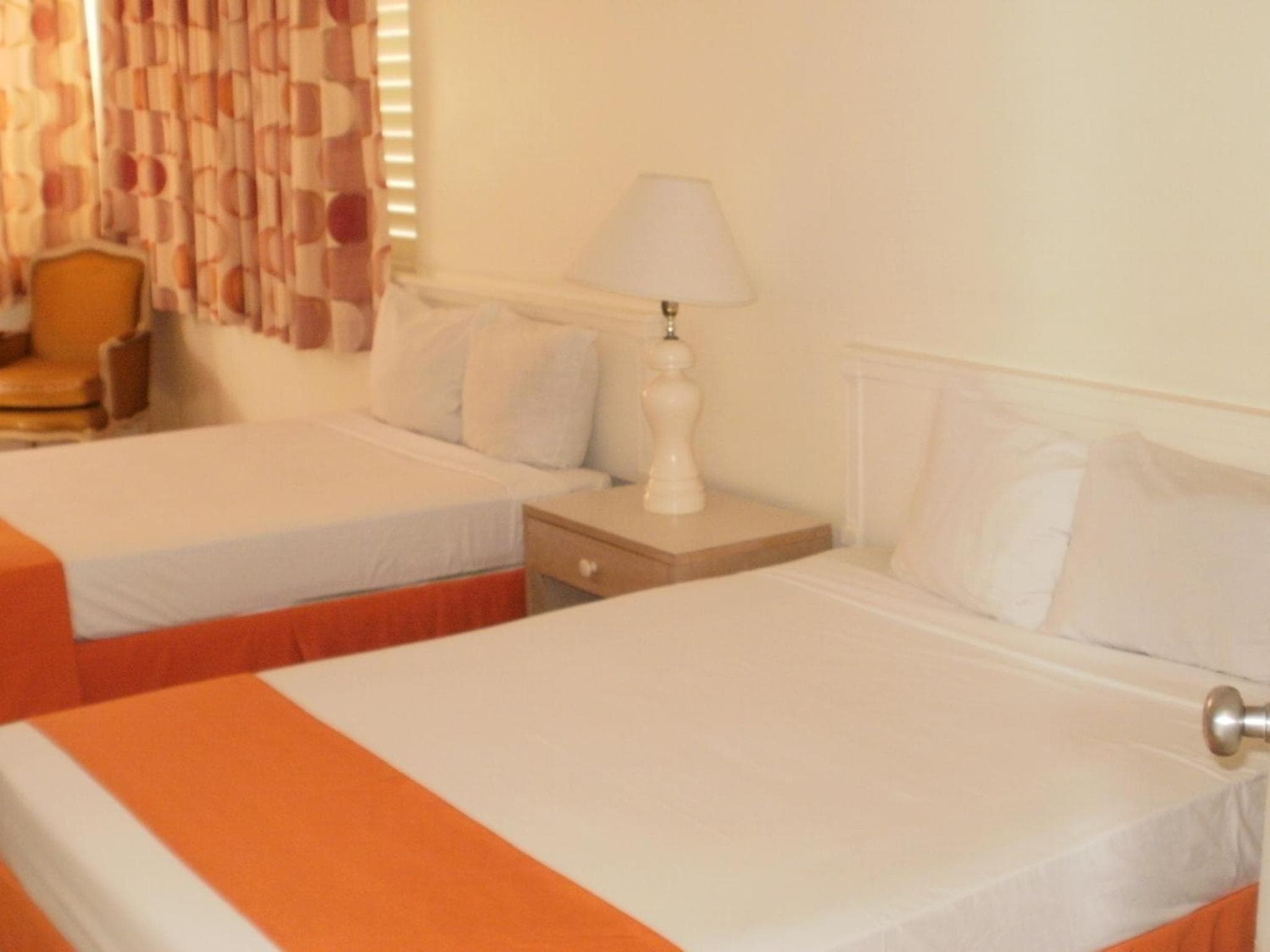 Pineapple Court Hotel photo 2