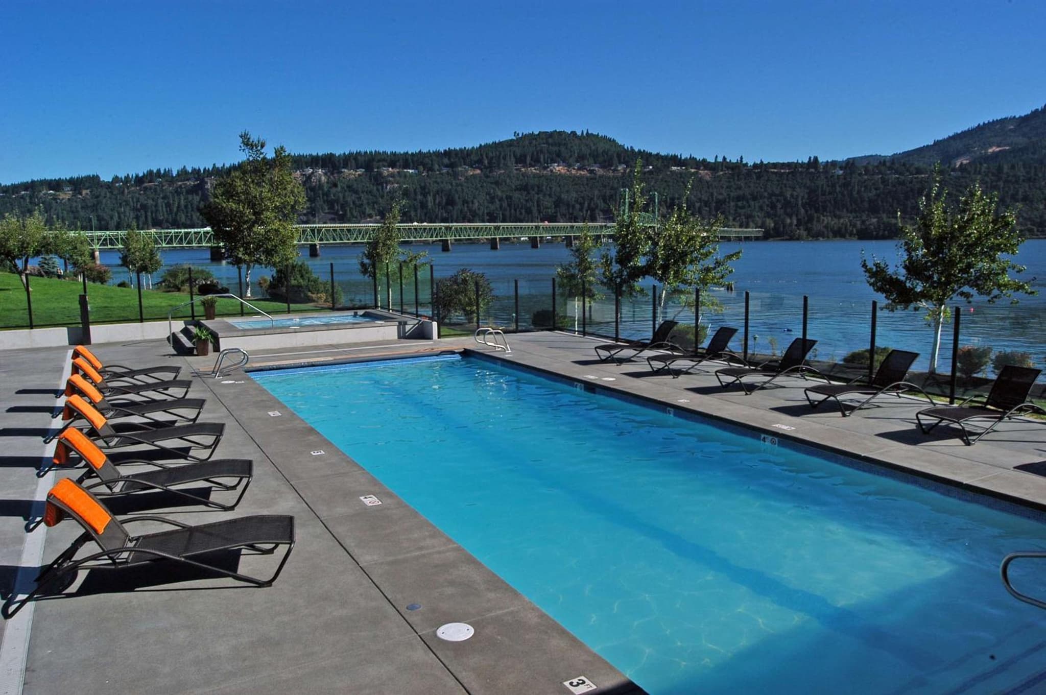 Best Western Plus Hood River Inn photo 2