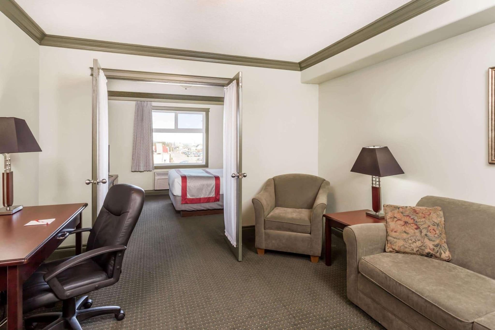 Ramada by Wyndham Hinton photo 8