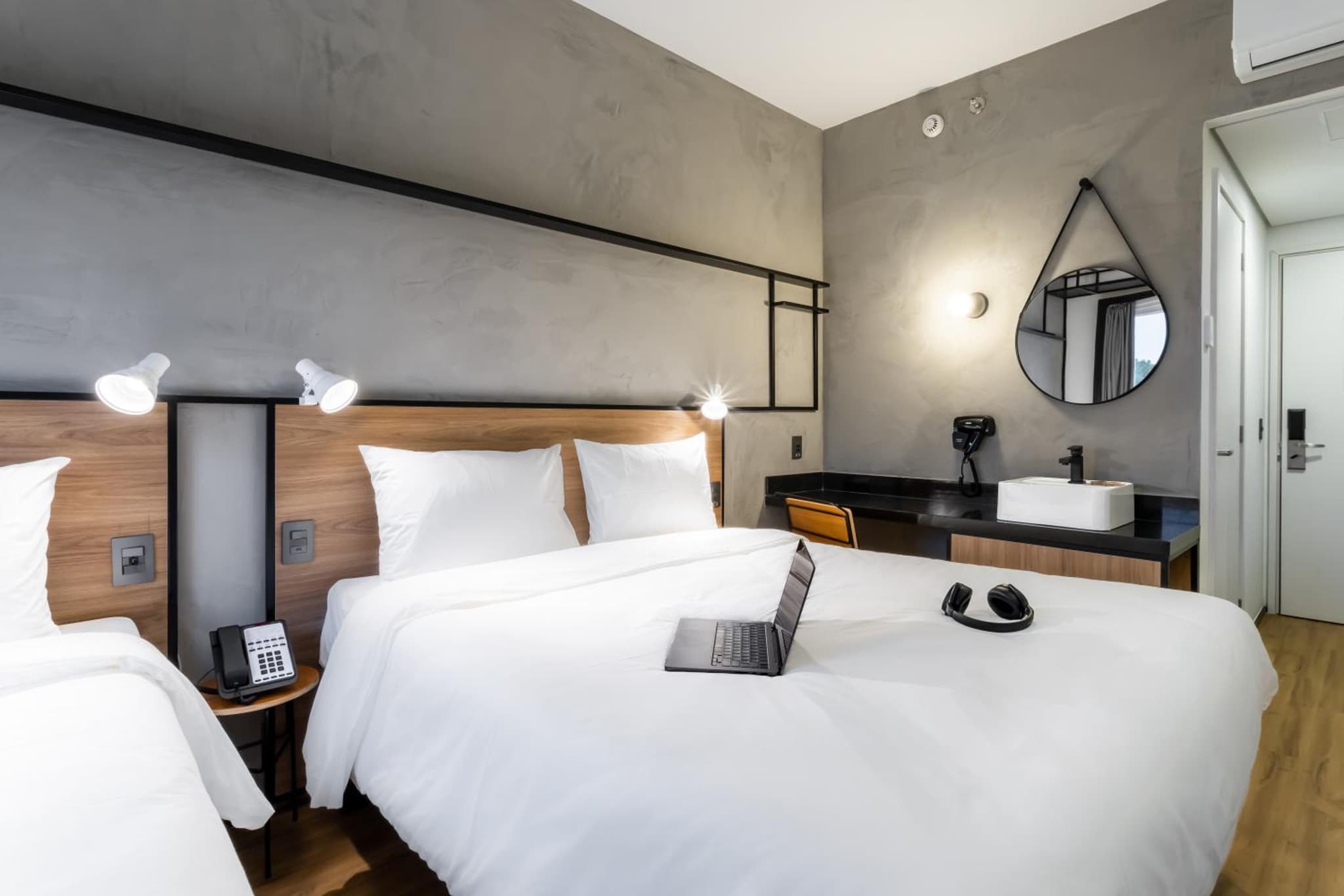 Ibis Aruja photo 3