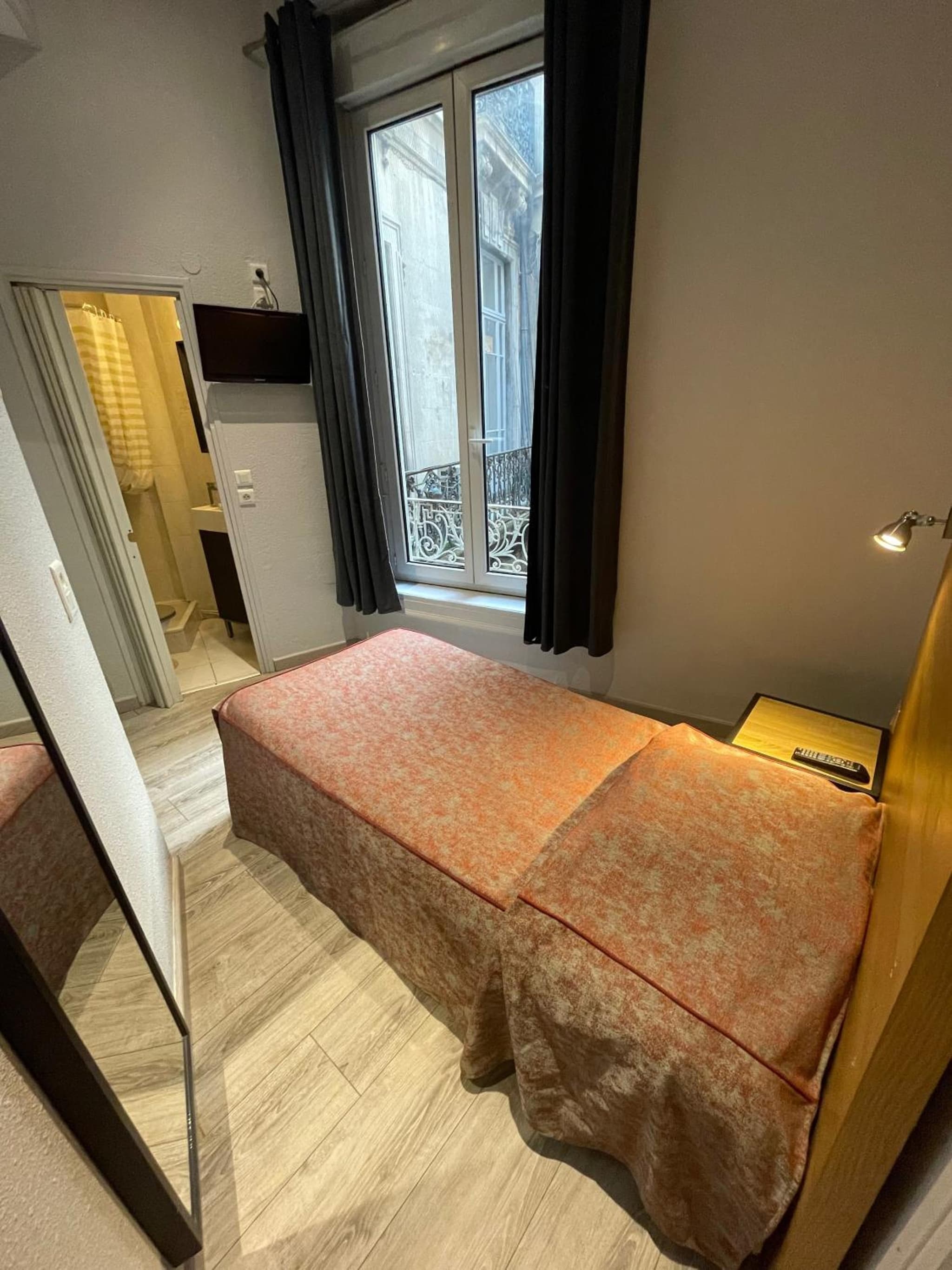 Hotel Comédie - Place De La Comédie Corum photo 6