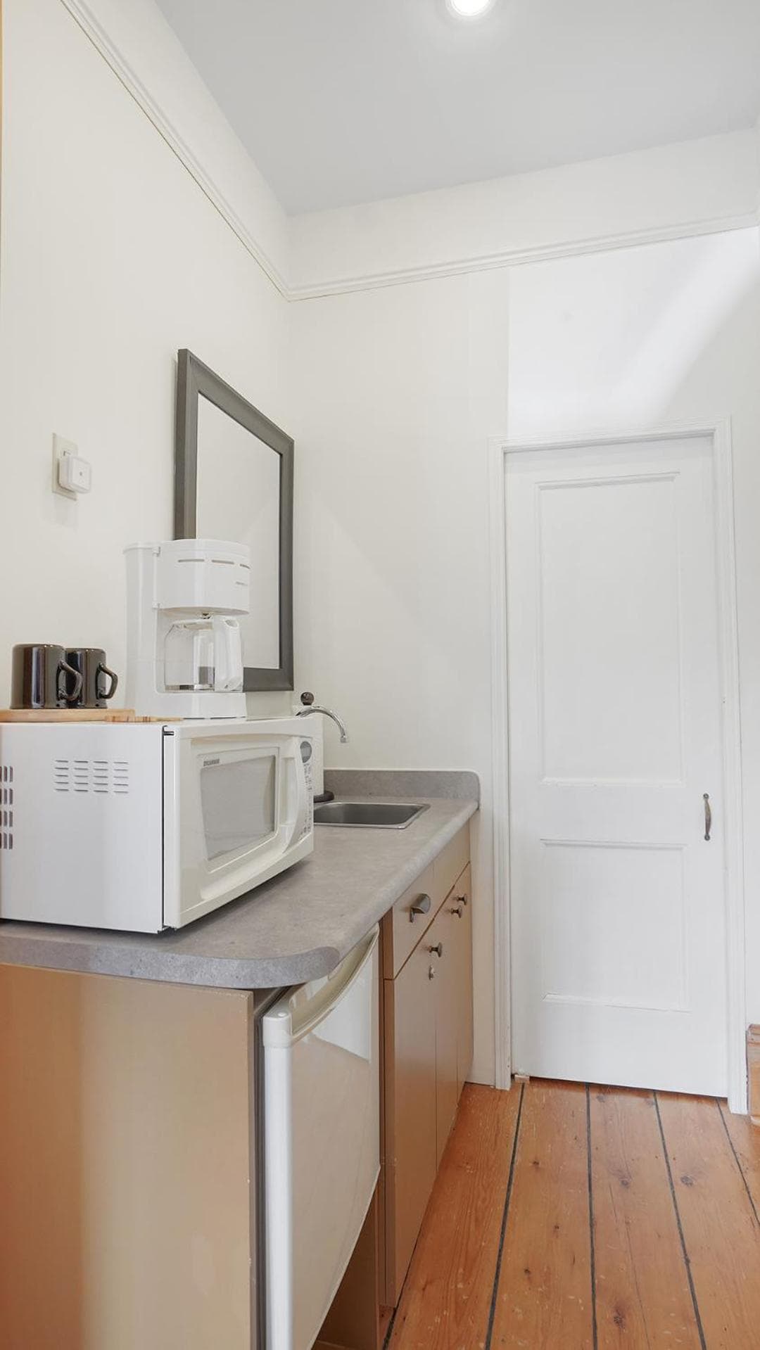 Sail Inn Lunenburg photo 7