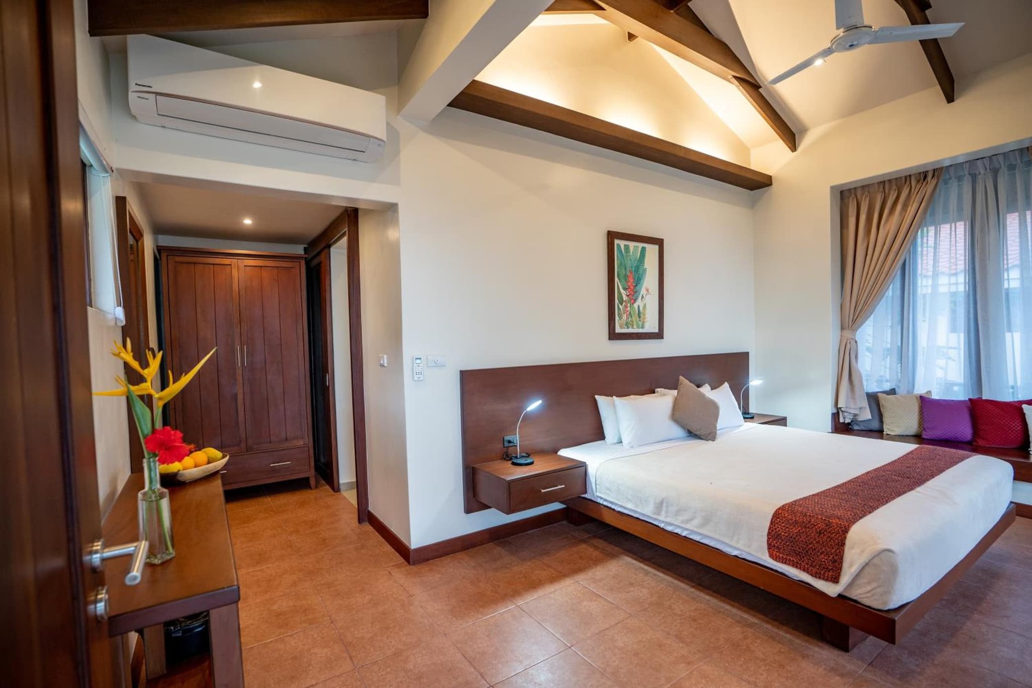 Island View Beachfront Resort photo 5