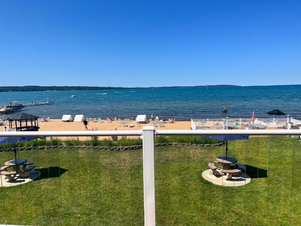 The Beach Haus - Traverse City photo 8