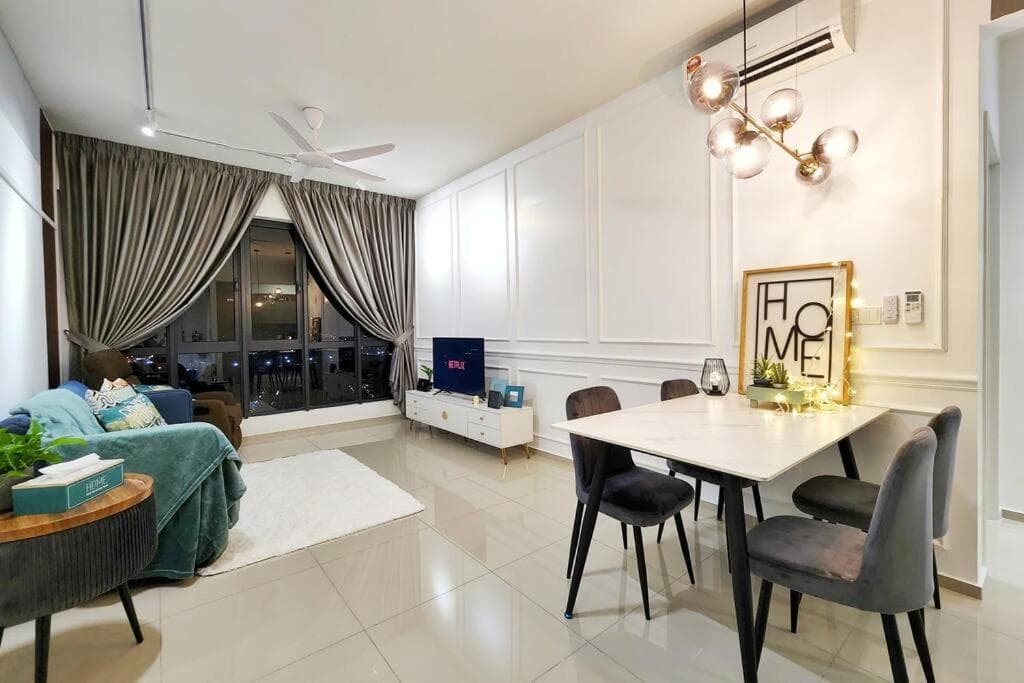 1-7px Klang Bayuemas Staycation Family Lovely Stay Netflix