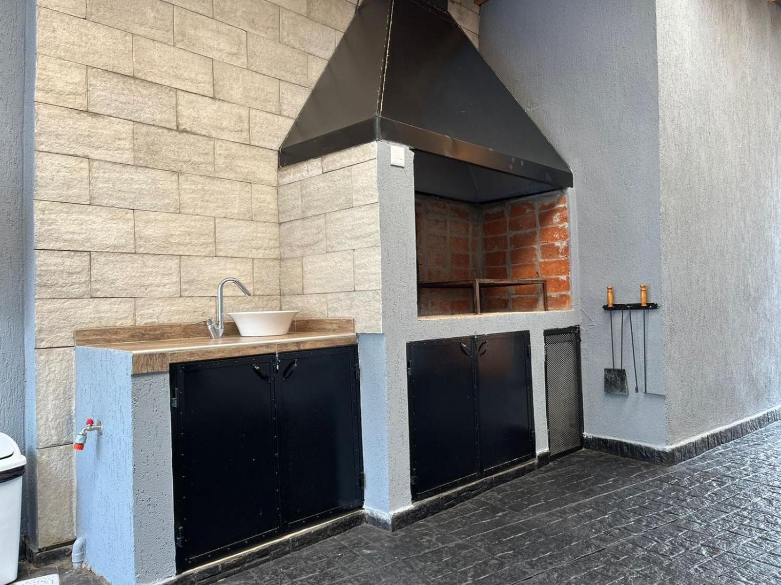Avalon Apartments photo 8