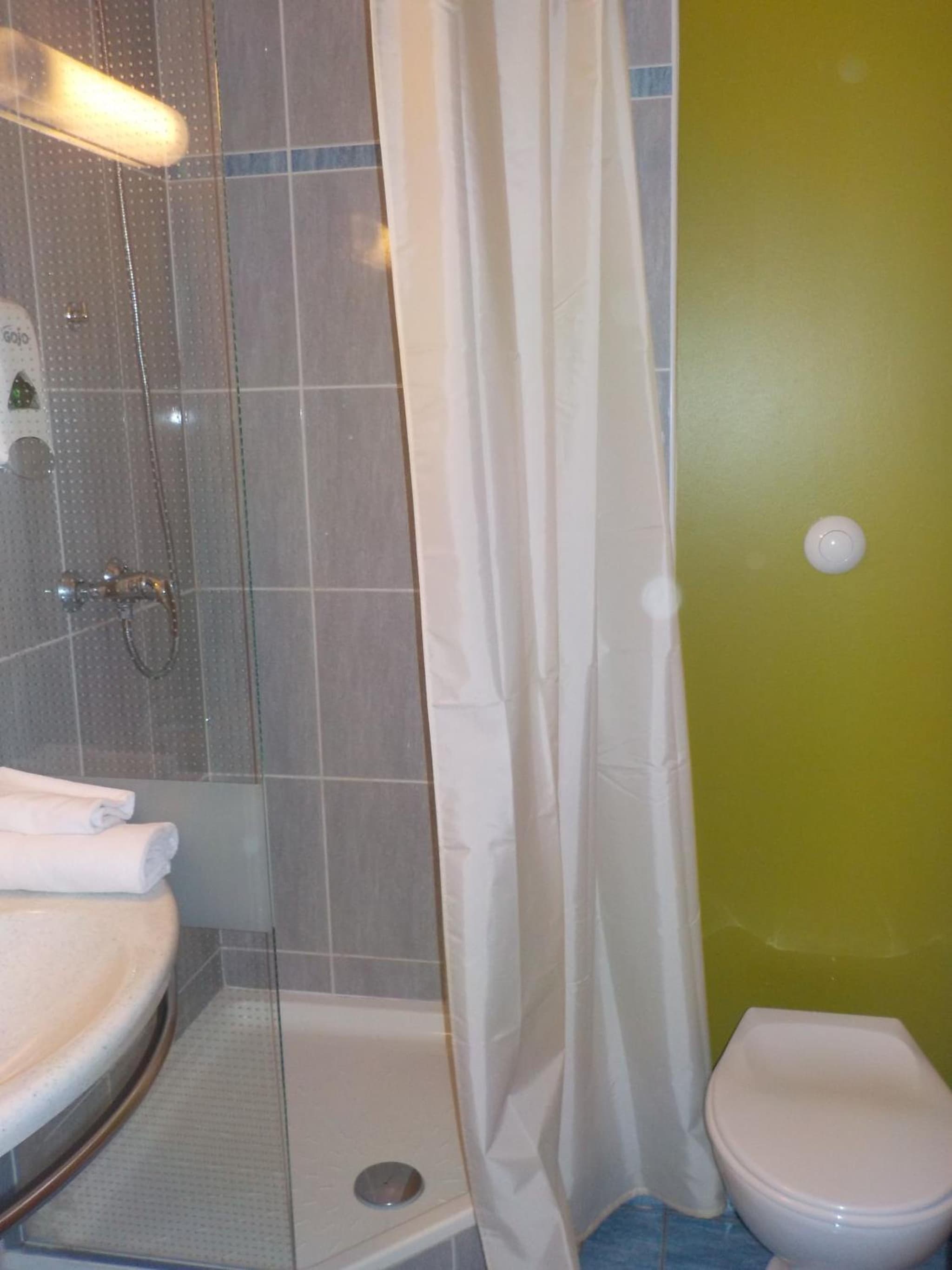 B&B HOTEL Pézenas photo 2