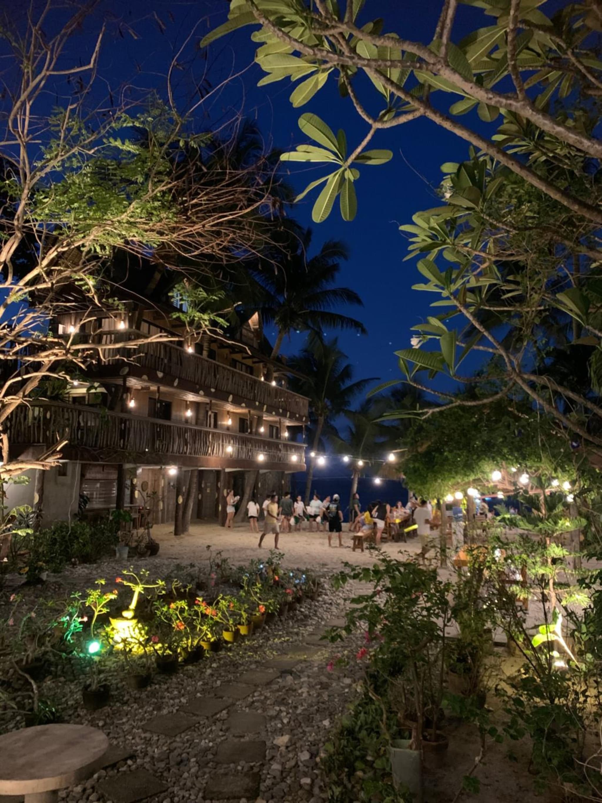 Bamboo House Beach Lodge & Restaurant photo 4