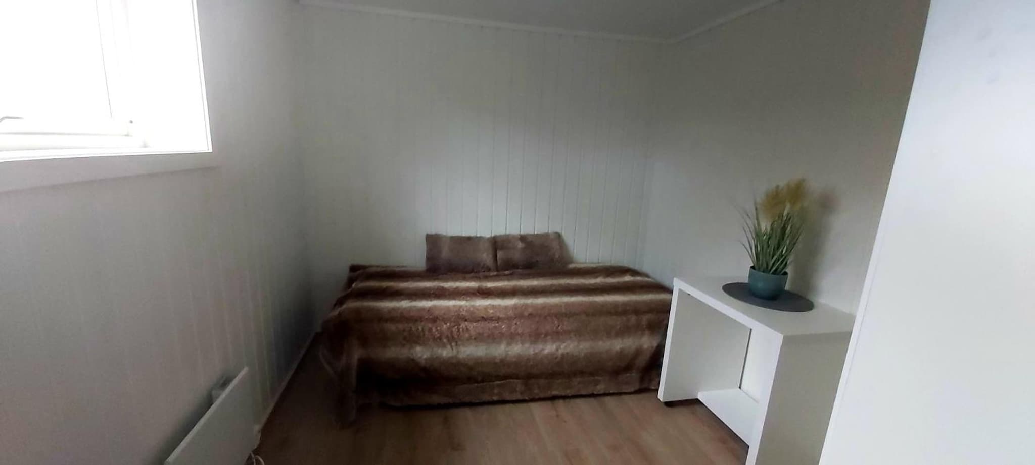 Aurora rooms in shared apartment nr2 We are doing privet Northen lights trips, reindeer trip and Fjord sommaroy trip