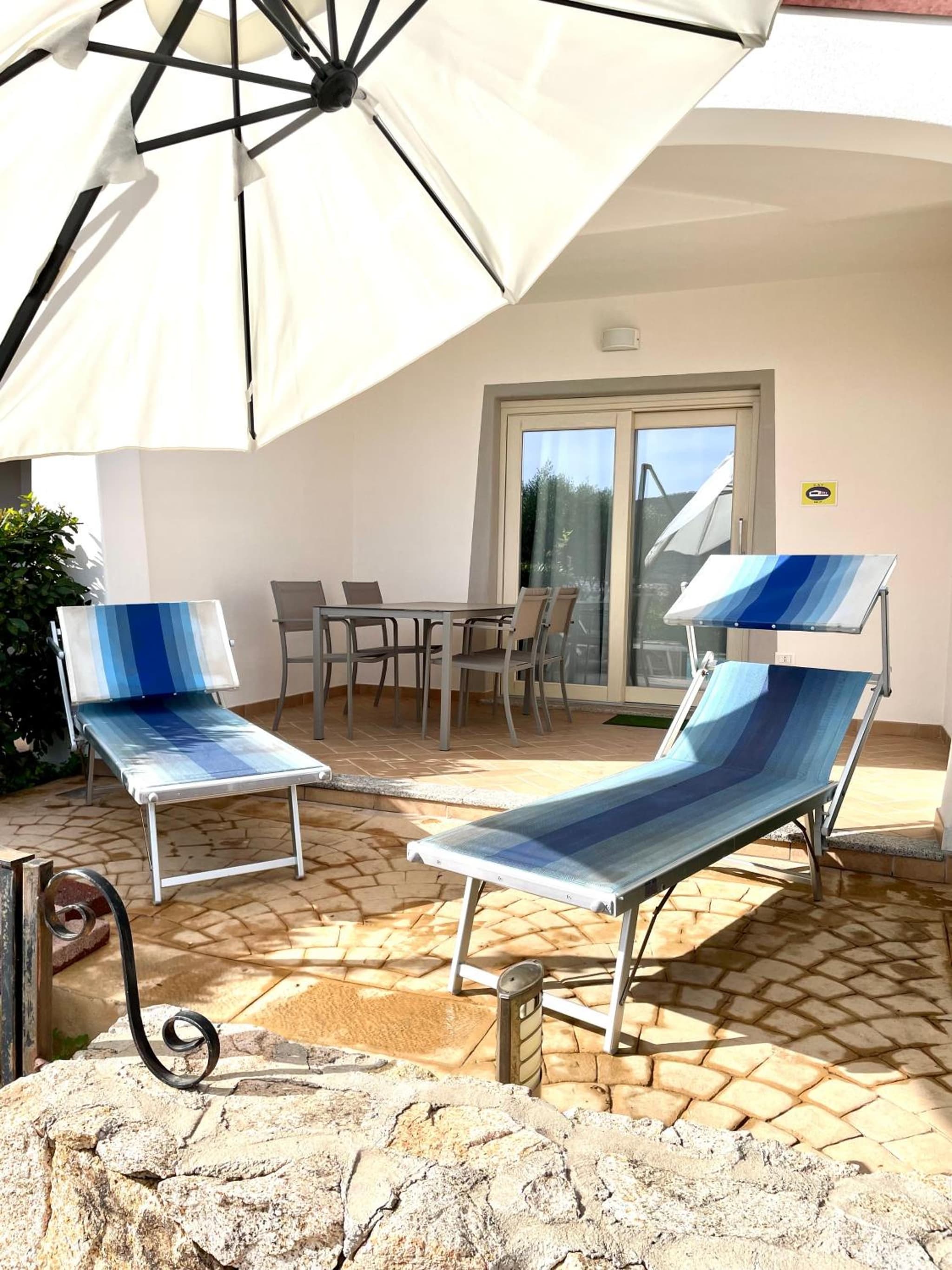 Mediterranean Sea Shell Pool House photo 5