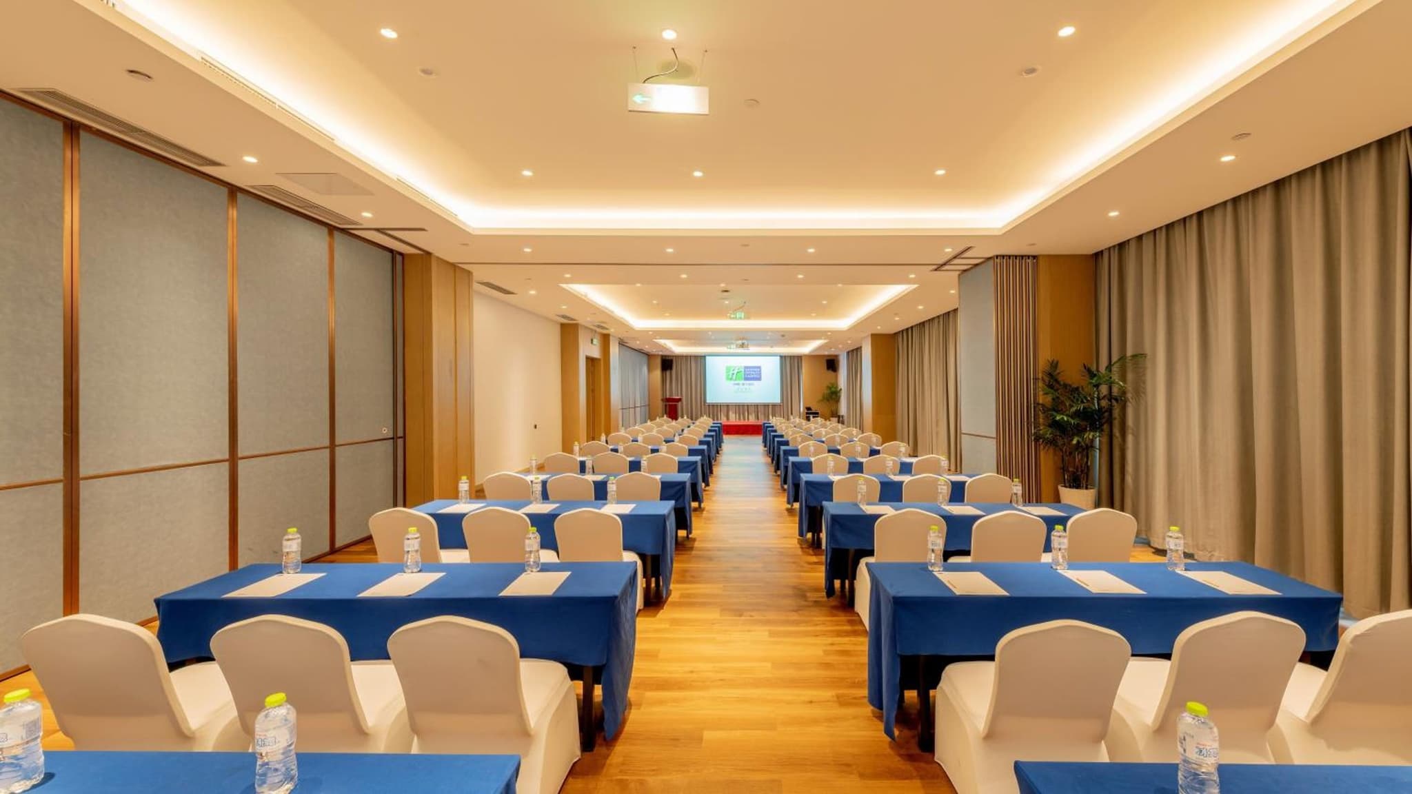 Holiday Inn Express Linyi Riverside by IHG photo 7