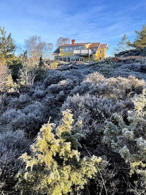 Lovely, bright apartment on Skaftö overlooking nature