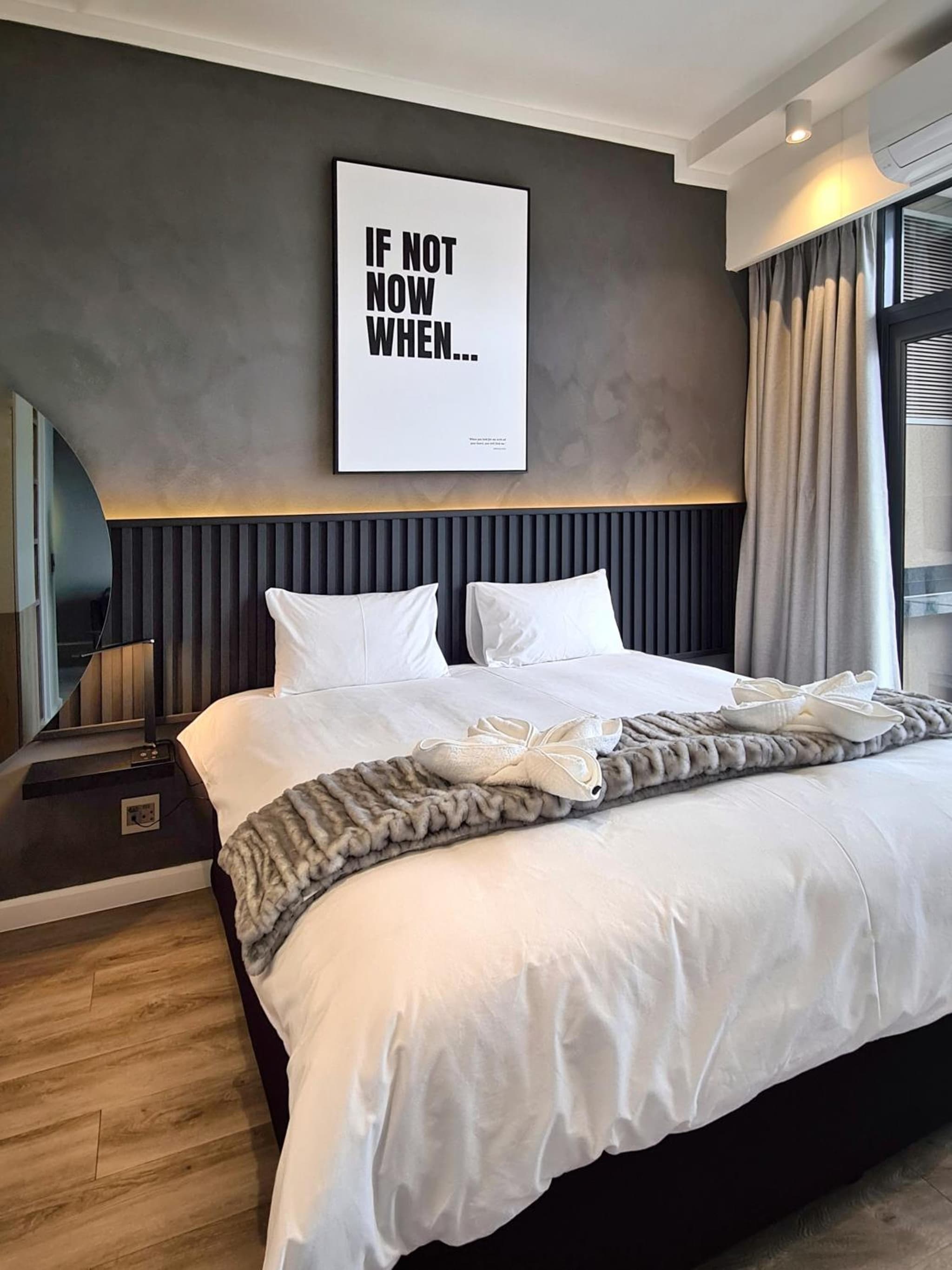 11 Floors in the Sky - Luxurious 1 Bedroom