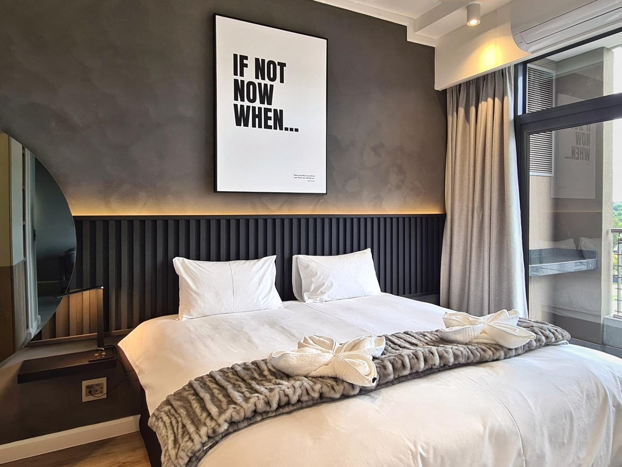 11 Floors in the Sky - Luxurious 1 Bedroom photo 3