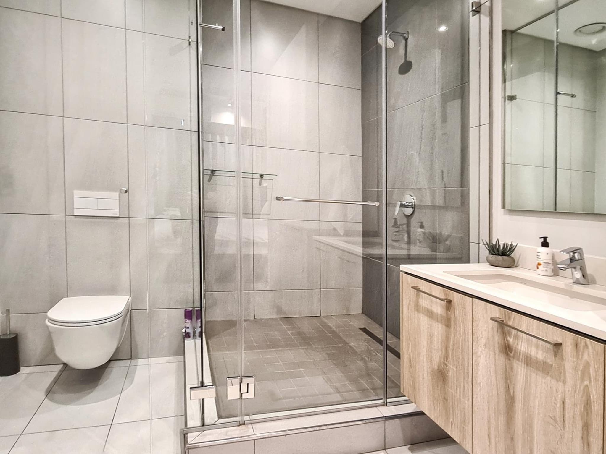11 Floors in the Sky - Luxurious 1 Bedroom photo 4