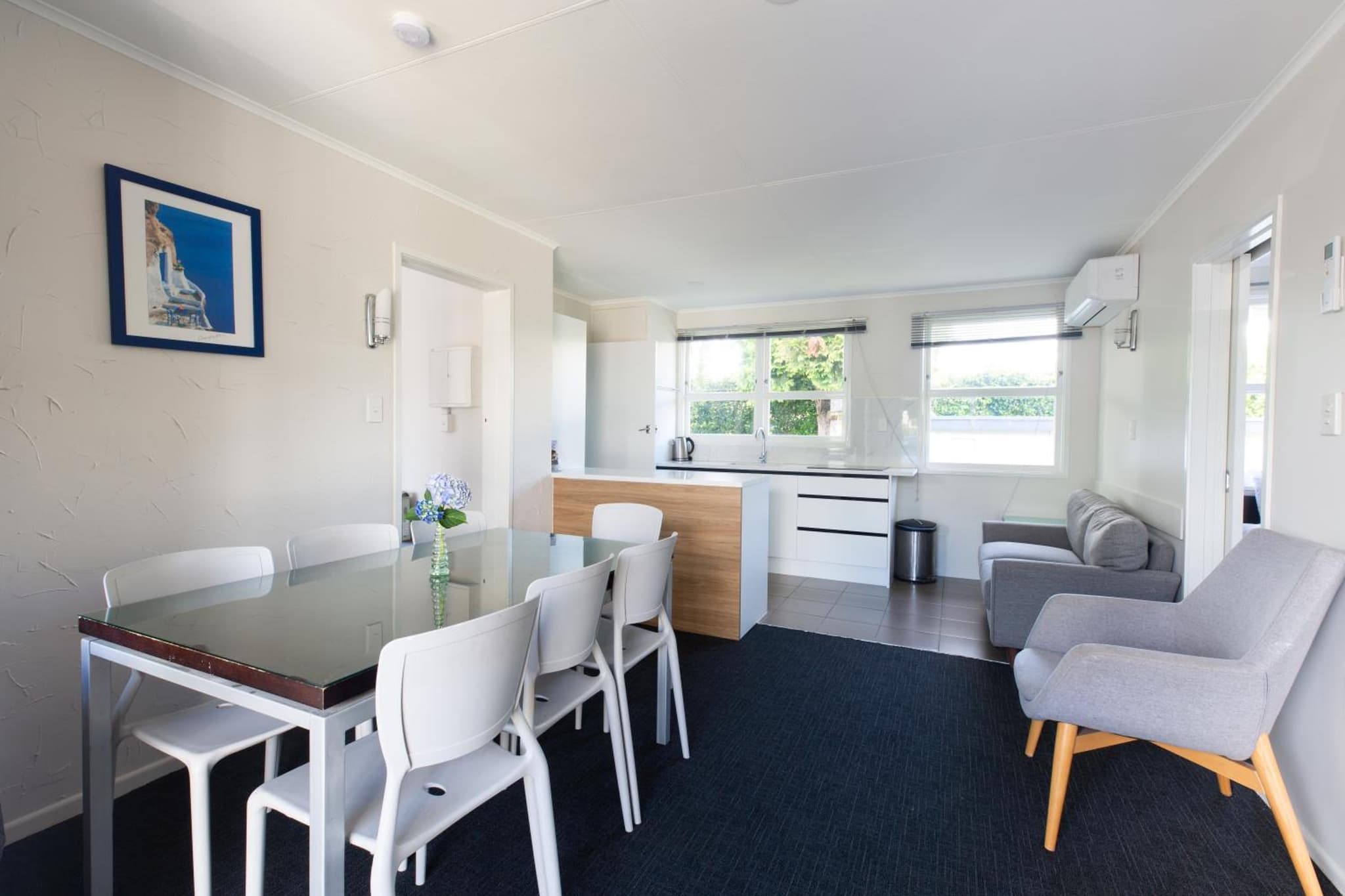 Lake Breeze Motel photo 4