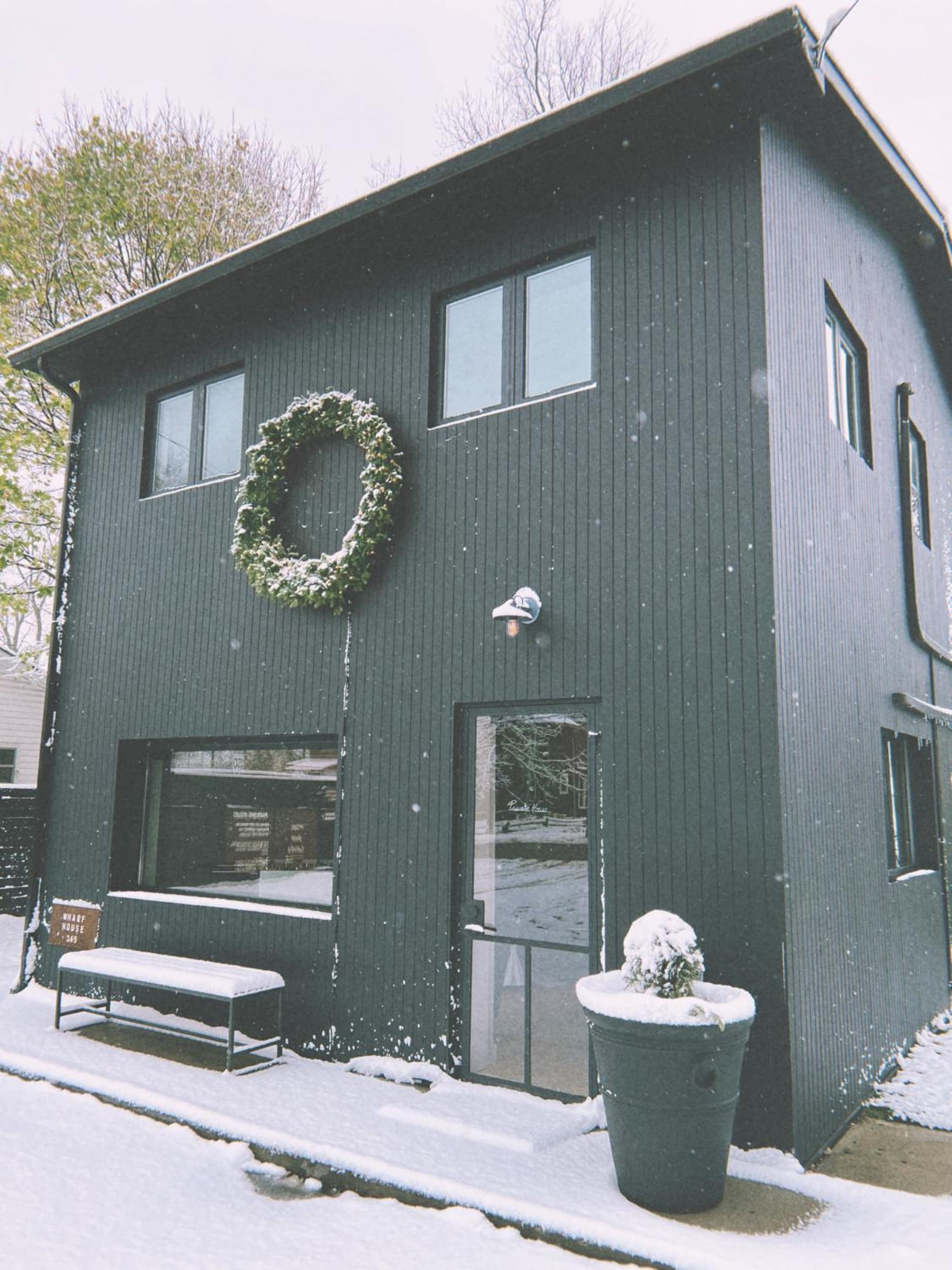 The Lakeside Motel & Restaurant