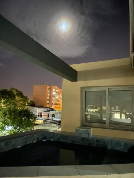 LUMINOSO piso con jacuzzi photo 2