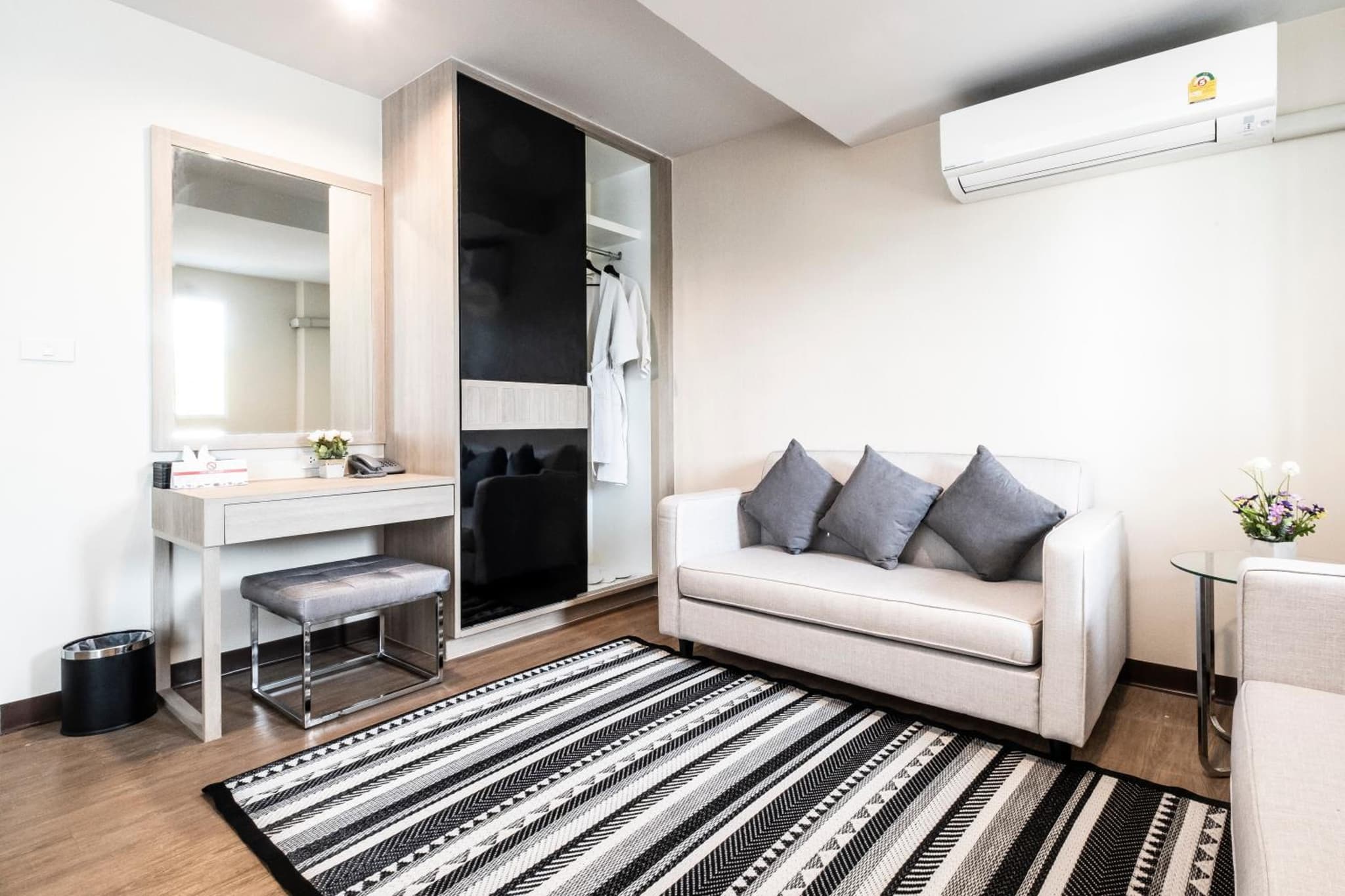 Sinsuvarn Airport Suite Hotel photo 5