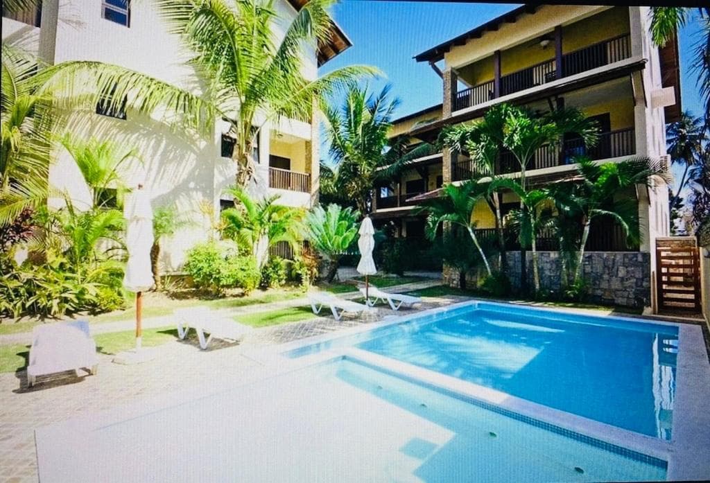 Lovely Beachfront 2 bedrooms condo with 2 pools photo 3
