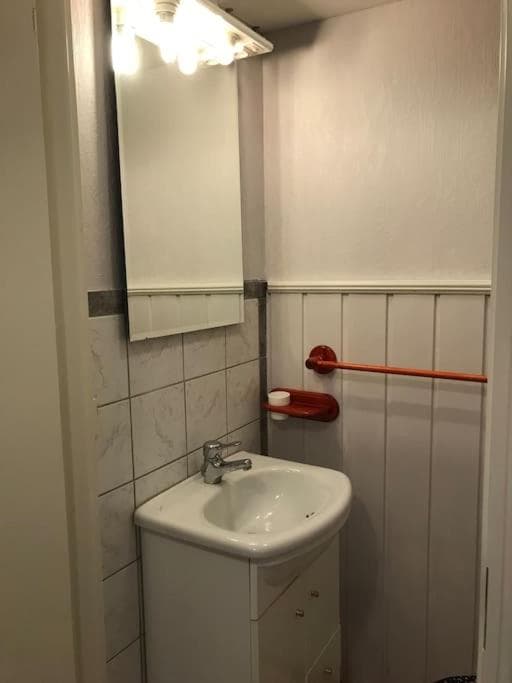 Comfortable 3 bedroom Apartment on one floor. photo 3