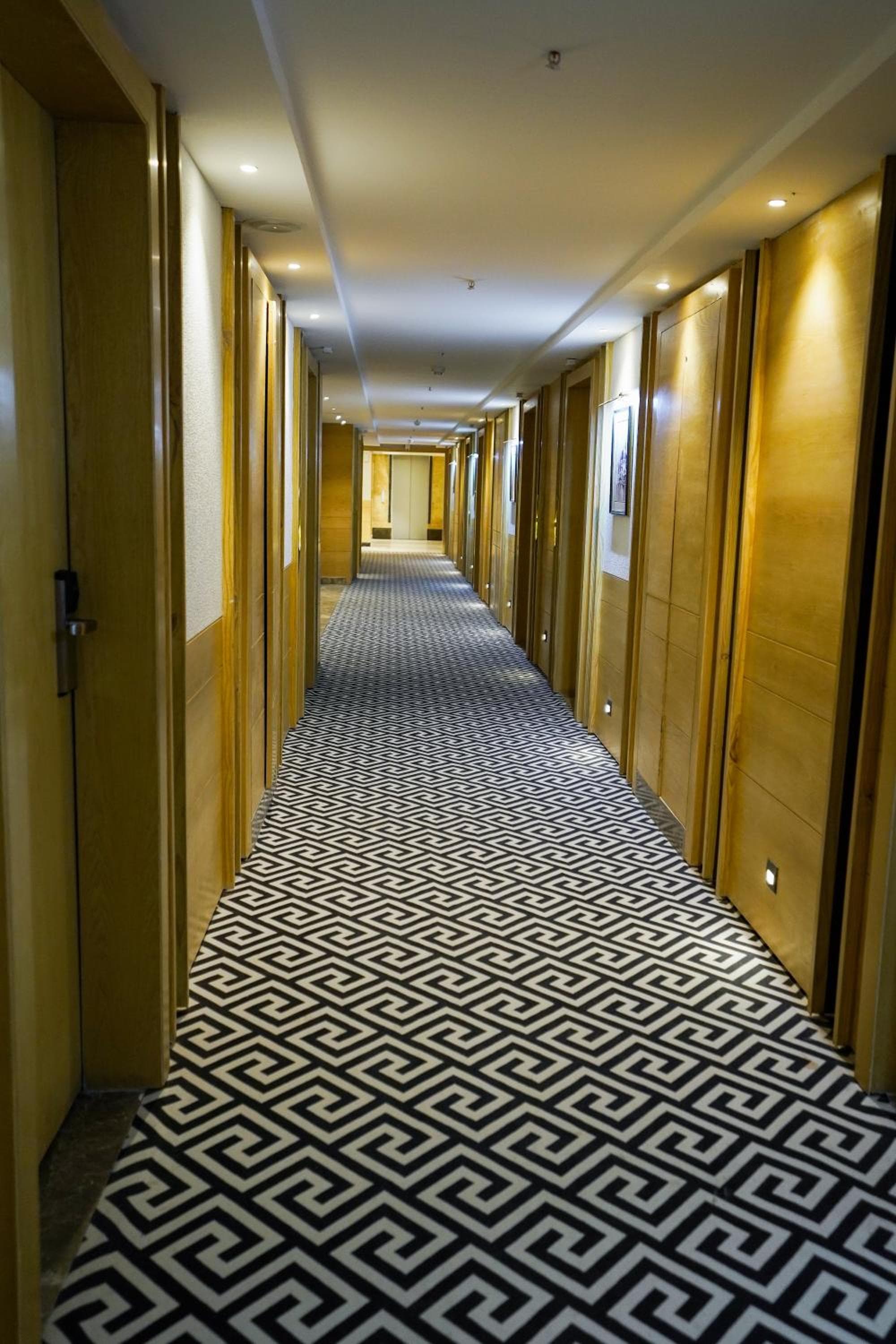The Grand Nirvana Hotel photo 9