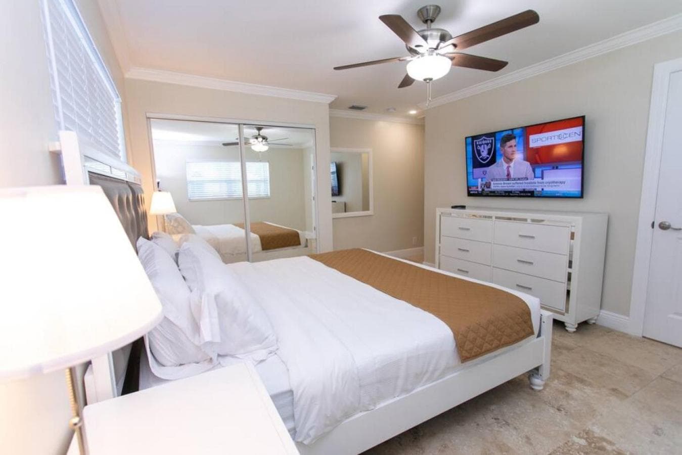 Deluxe Home Heated Pool & Jetted Tub near Beach photo 5