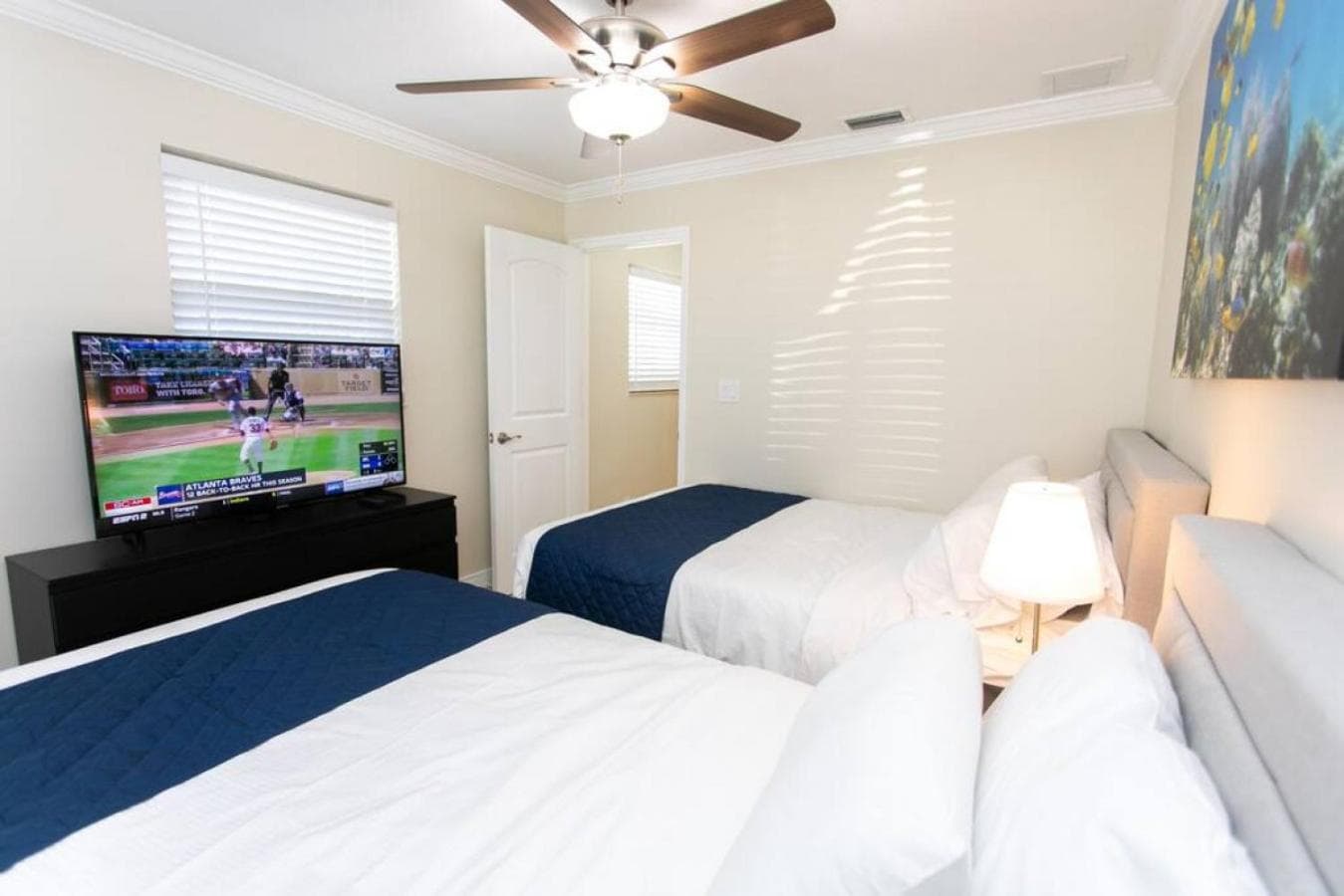 Deluxe Home Heated Pool & Jetted Tub near Beach photo 4