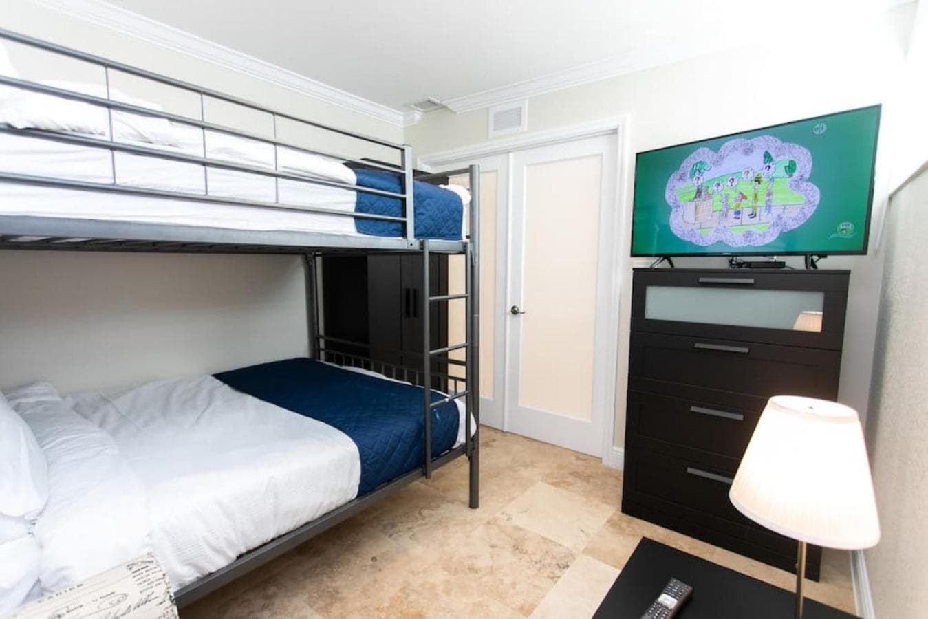 Deluxe Home Heated Pool & Jetted Tub near Beach photo 7