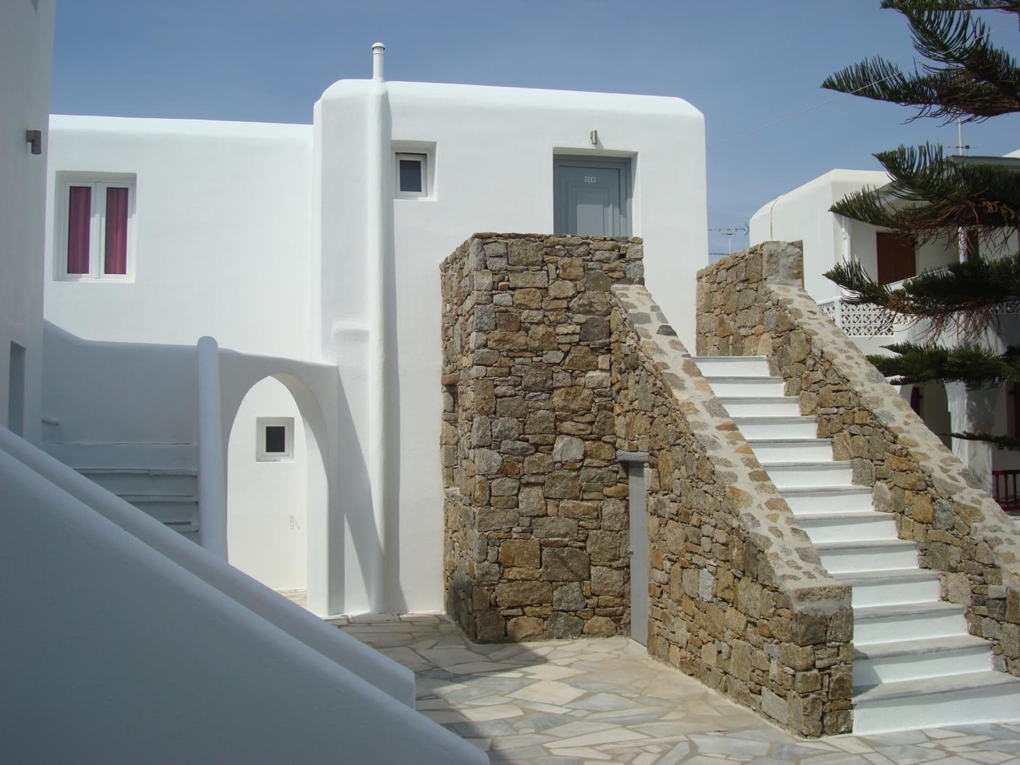 Elena Studios & Suites photo 3
