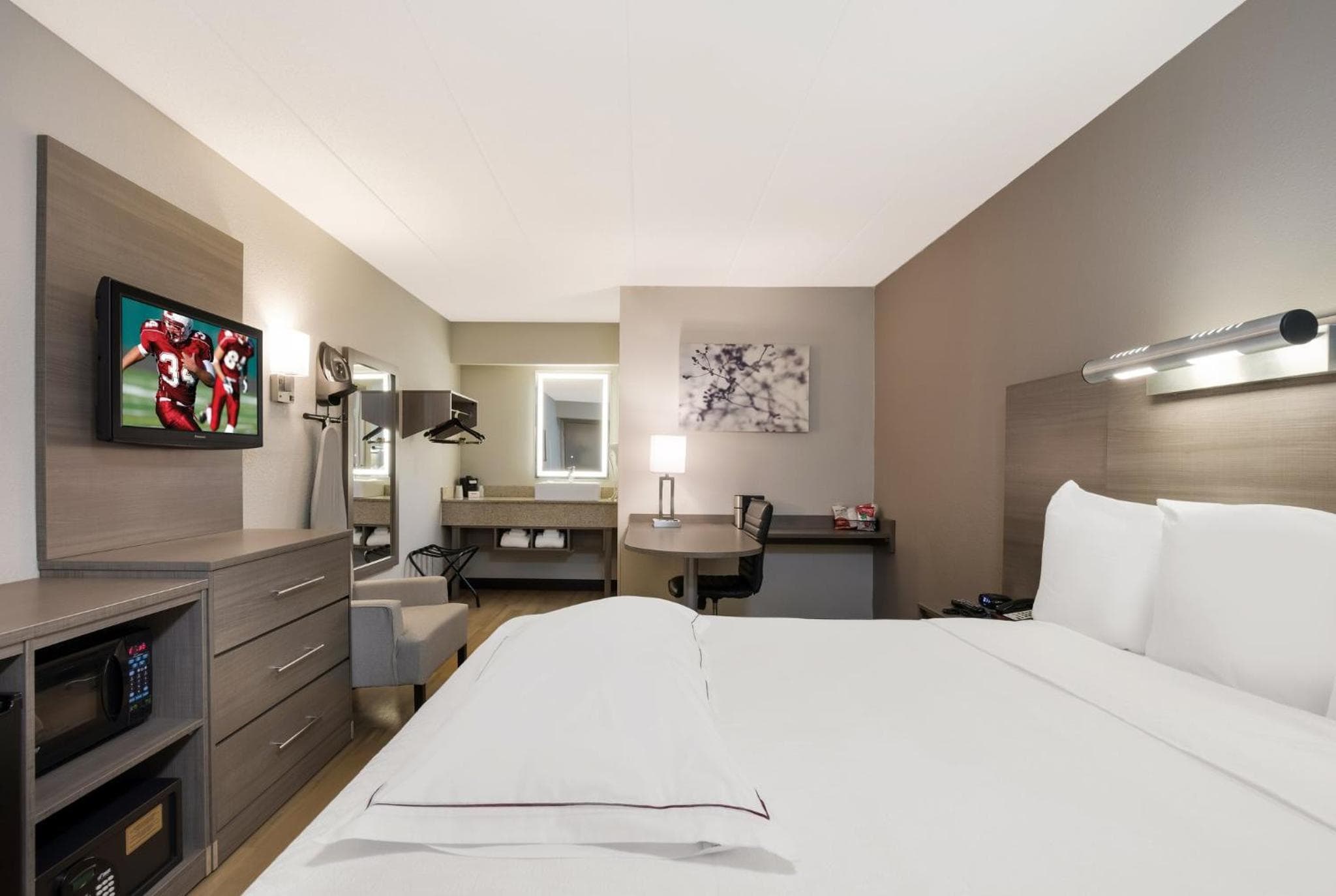 Red Roof Inn PLUS+ Chicago - Naperville photo 6