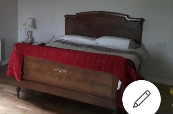King Size Bed, Private Parking, Centrally Located