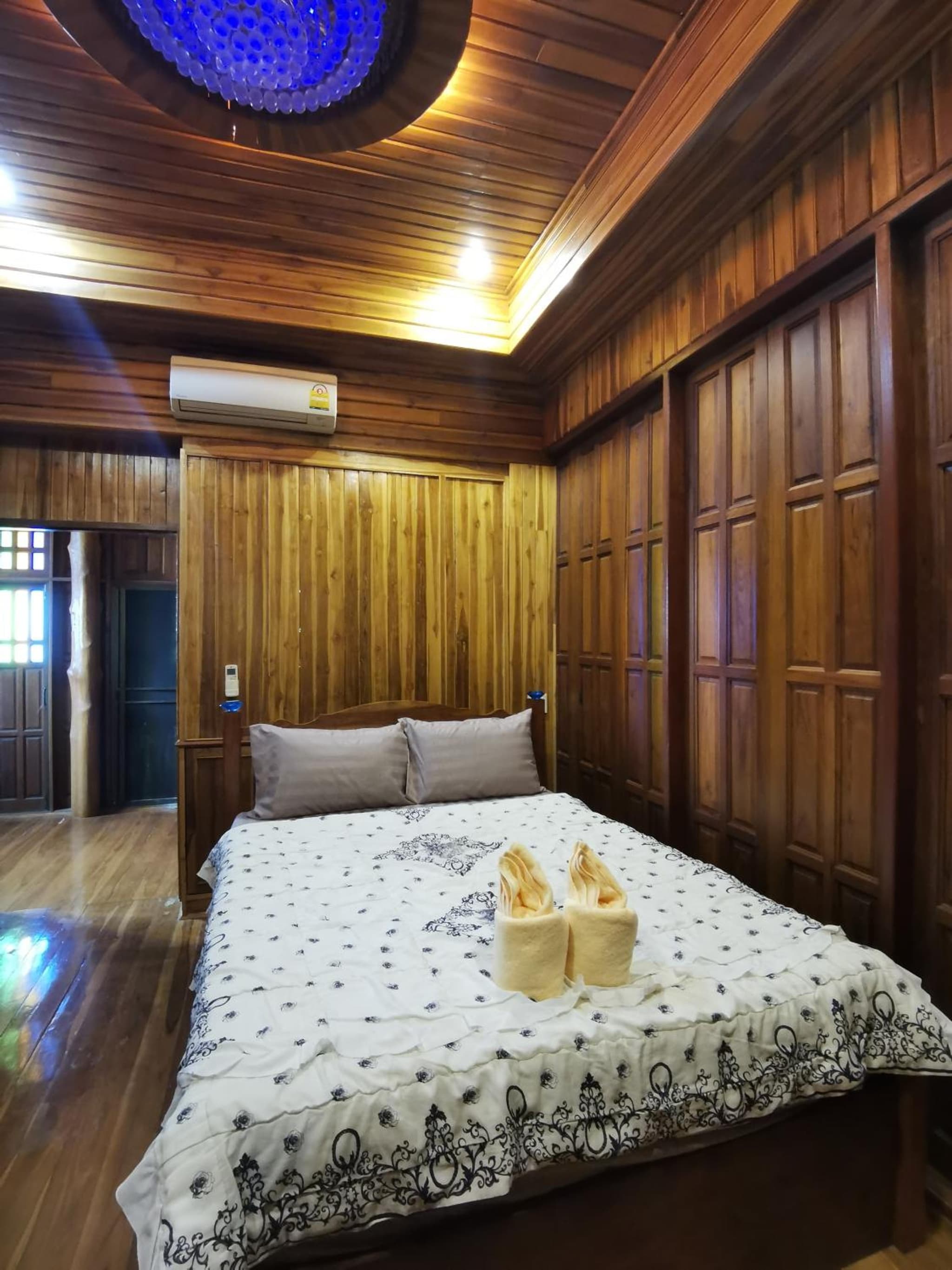 Thai traditional wooden house photo 5