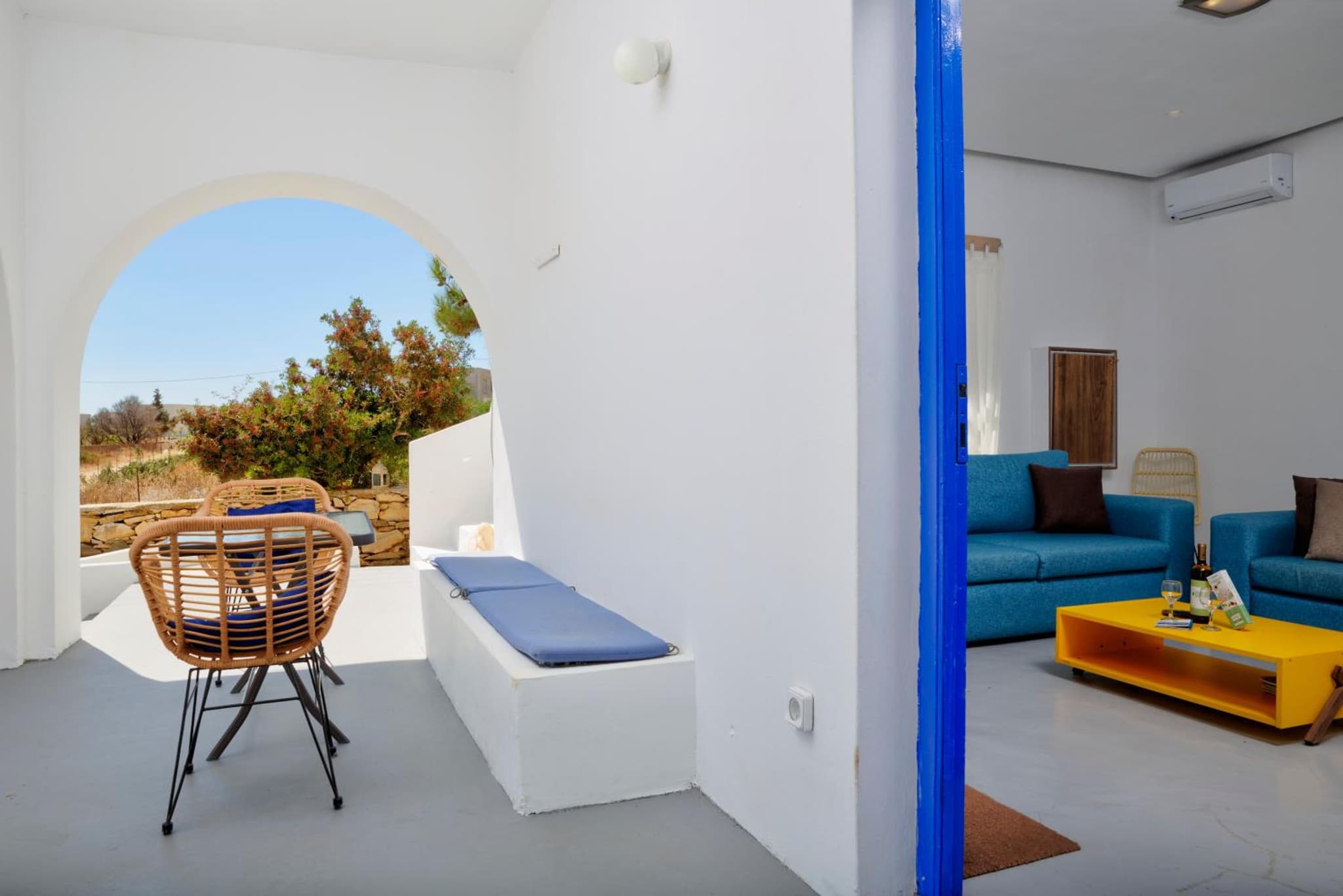 Blue Violet Apartment photo 4