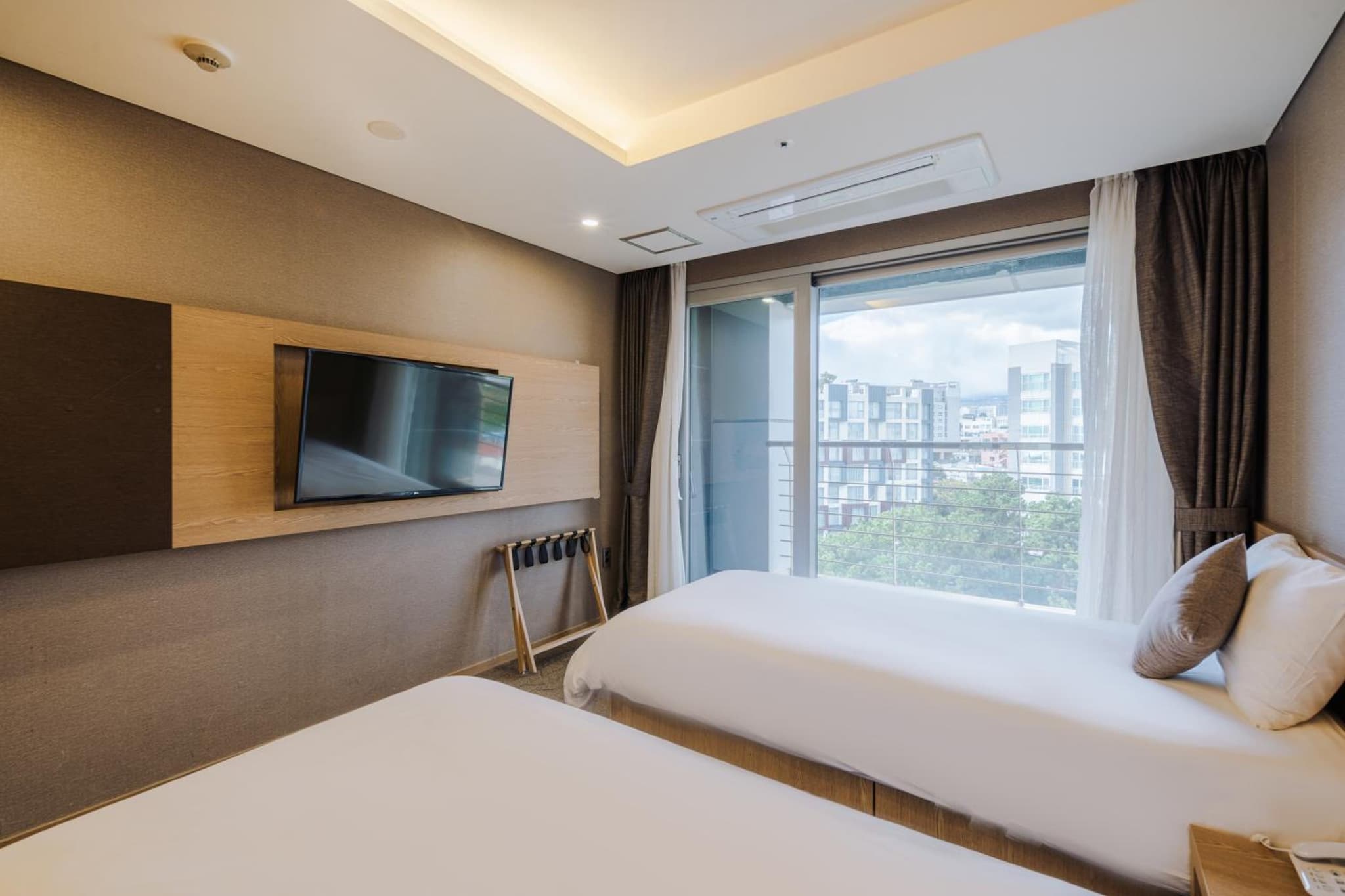 Hotel bridge Seogwipo photo 9