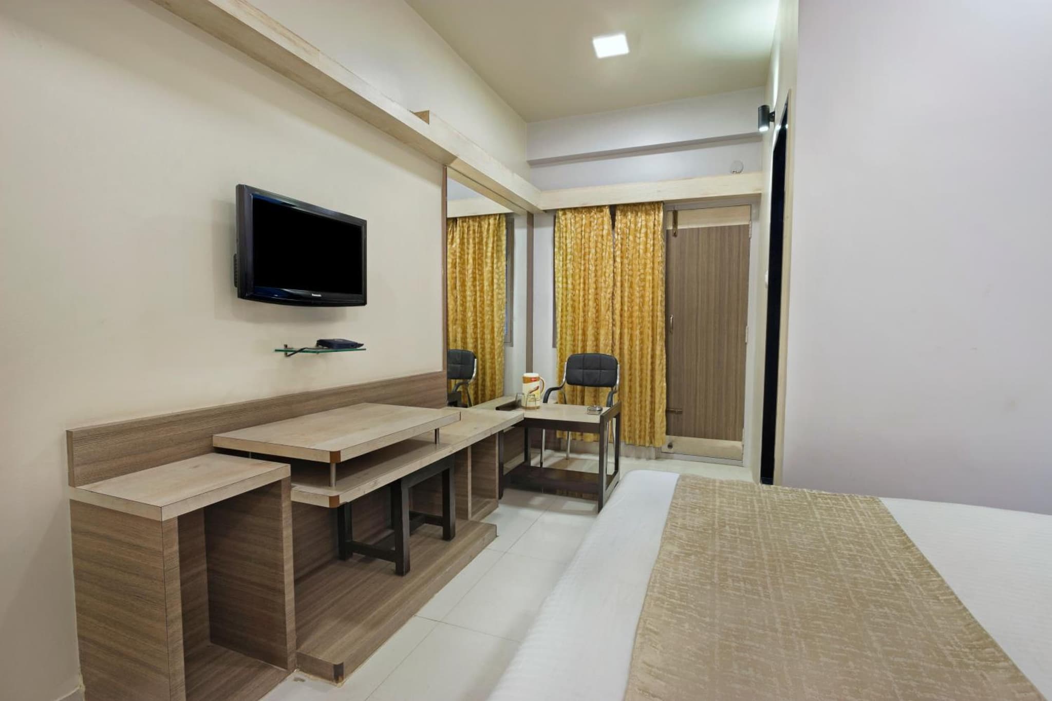 Mannars Deluxe Lodge photo 7