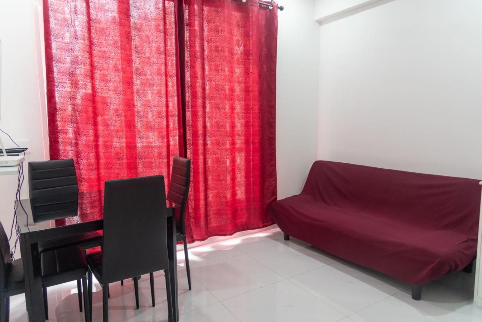 Resting View Maroon - One Bedroom Apartment photo 5