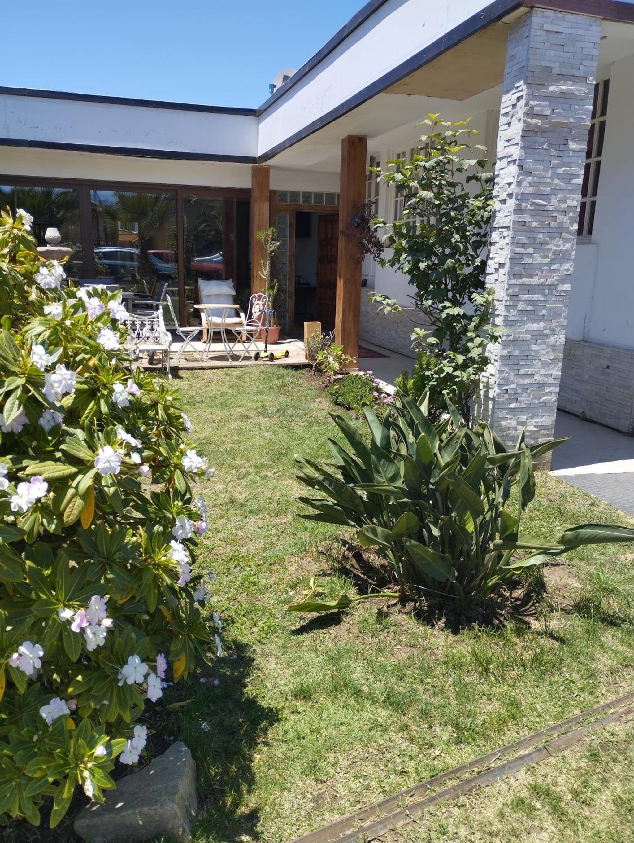 HOSTAL LA MODERNA