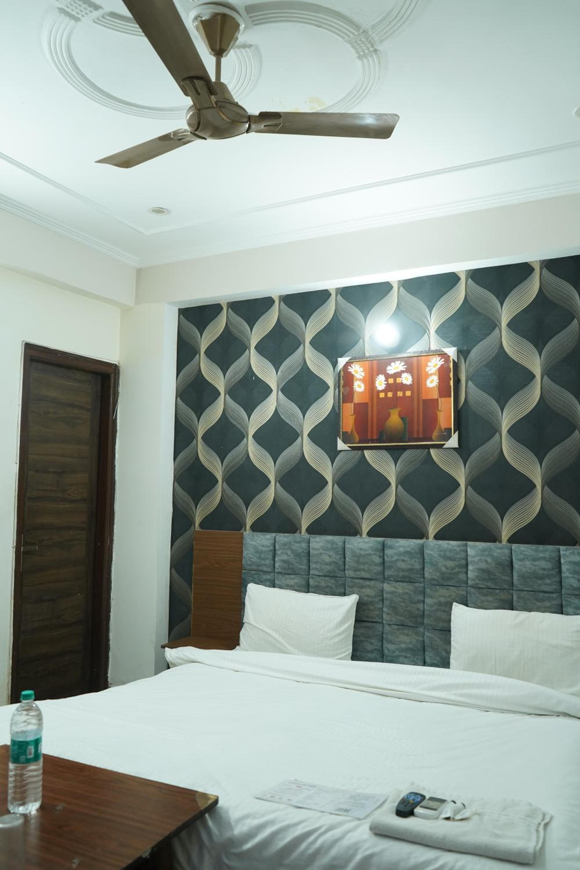 Hotel Quadis - Noida sec 51 photo 3