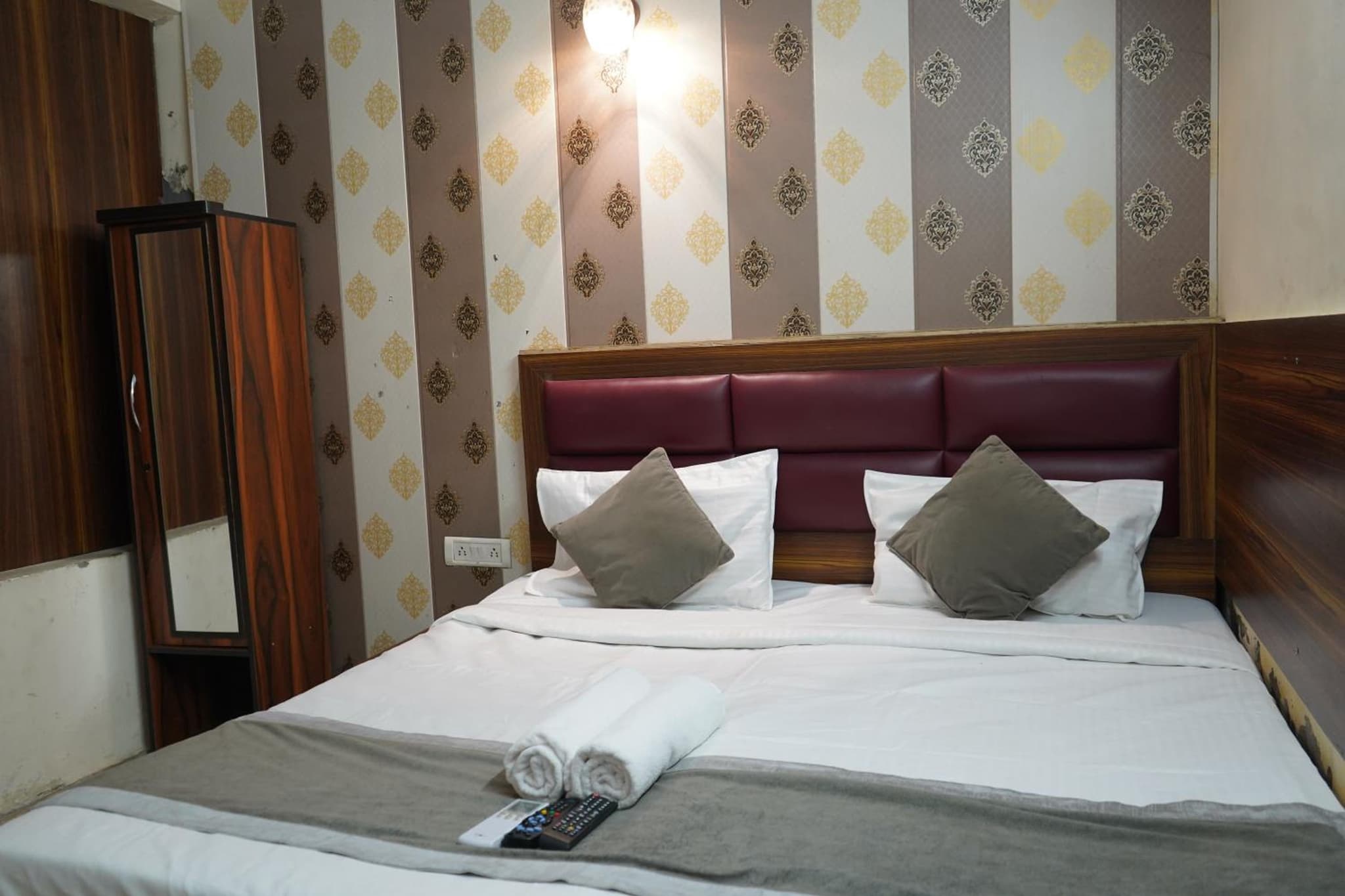 Hotel Quadis - Noida sec 15 photo 9