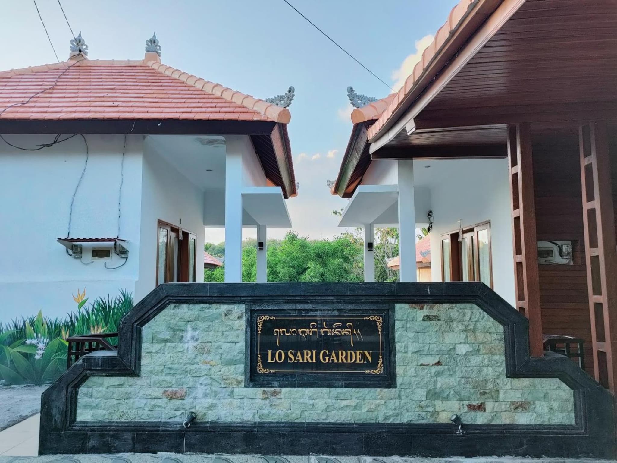 Lo Sari Bungalow