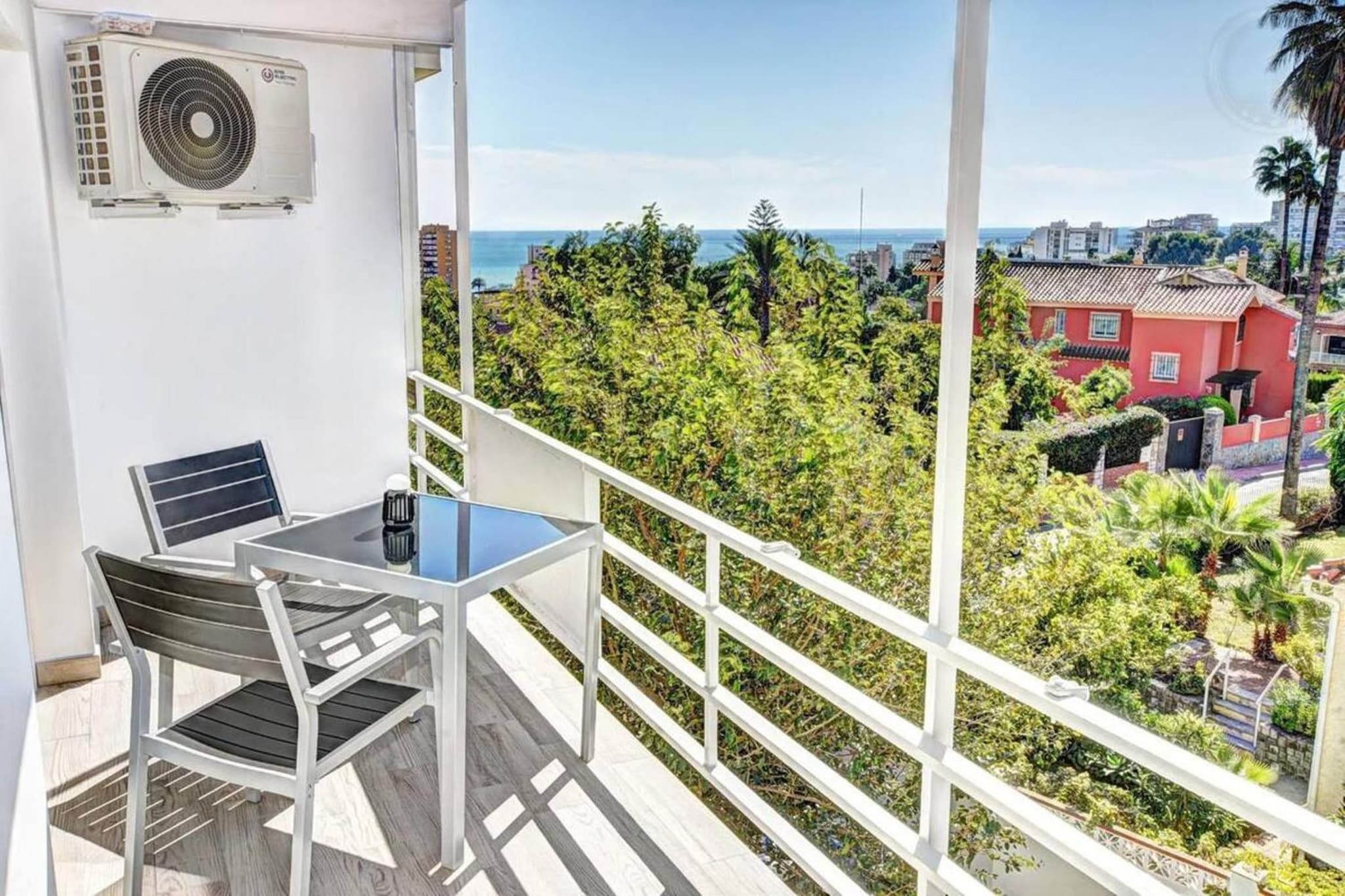 Stunning 1 bed apt Benalmadena photo 2
