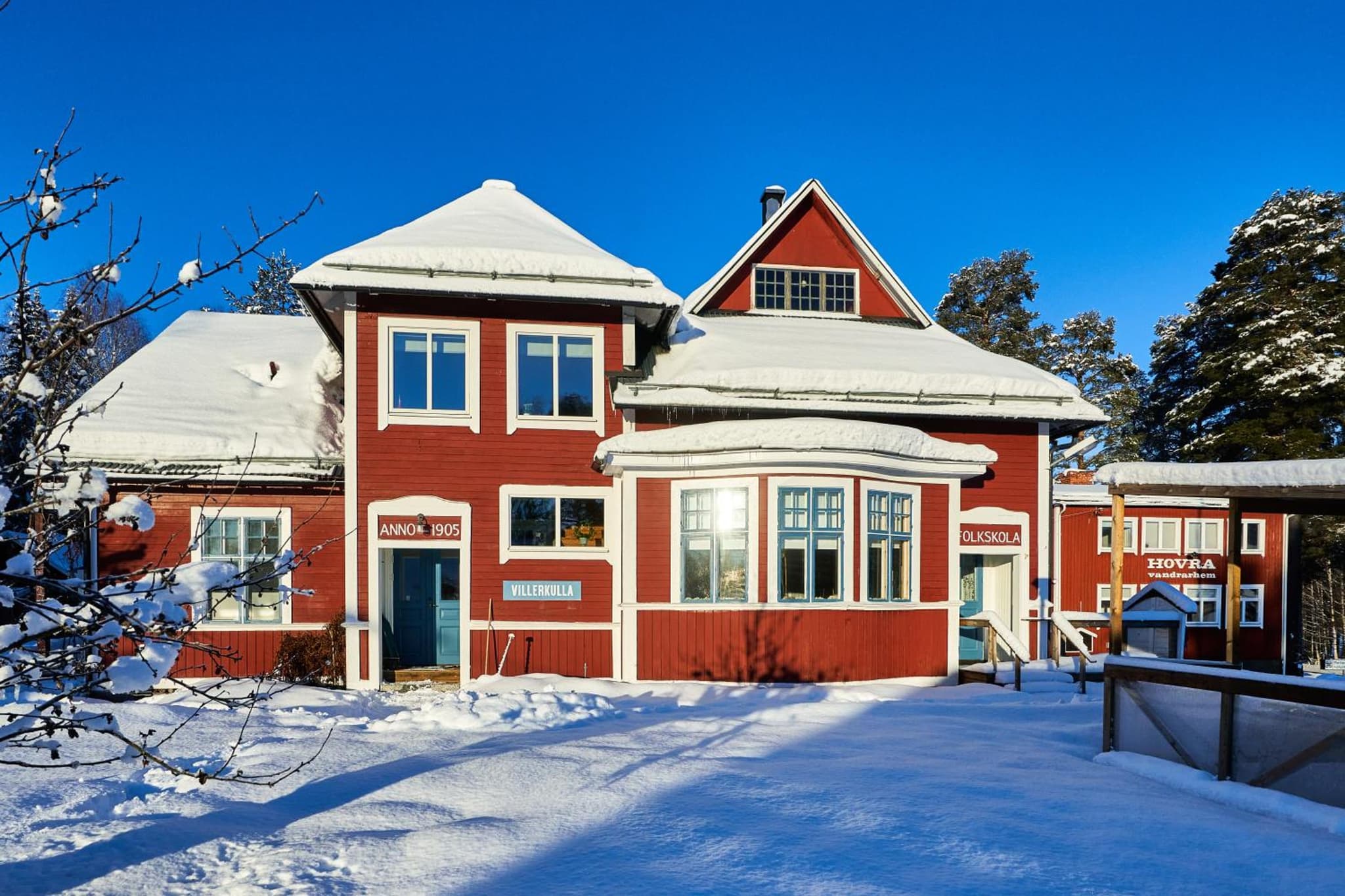 Hovra Vandrarhem B&B