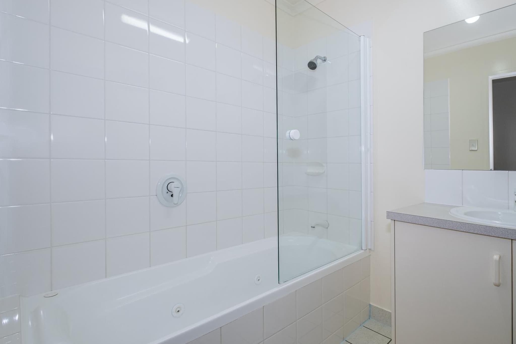 Sunny Apartment | No Guest Fees photo 8