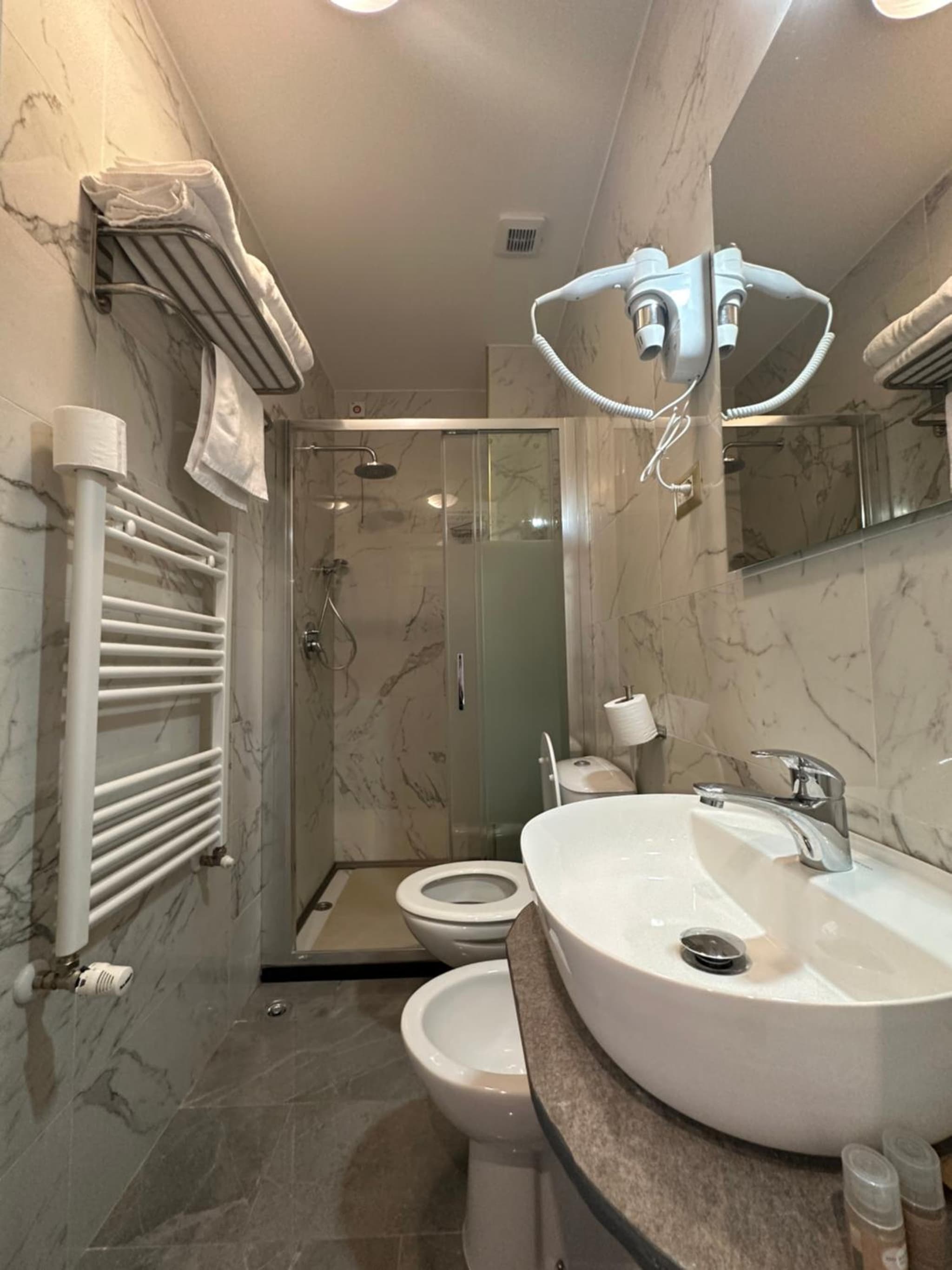 Hotel Midway photo 2