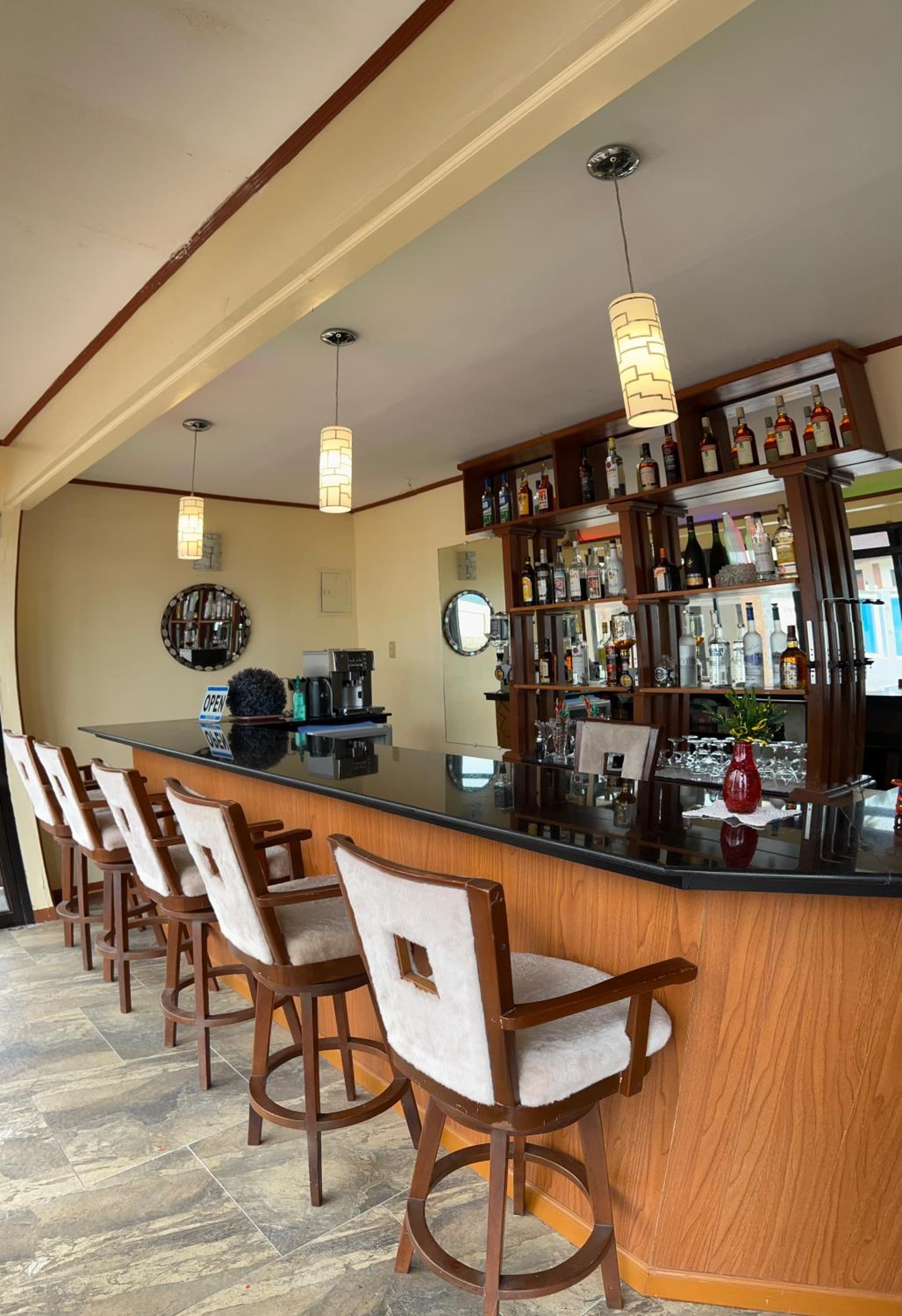 Foxy's Beach Resort photo 5