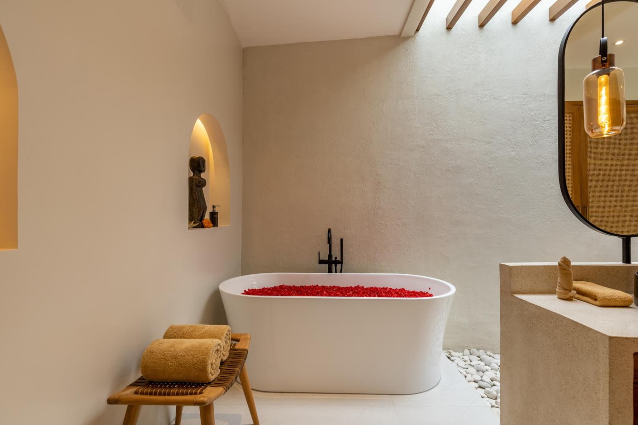Premium 5 bd Luxury Central Villa 300m to beach & Ku De Ta photo 6