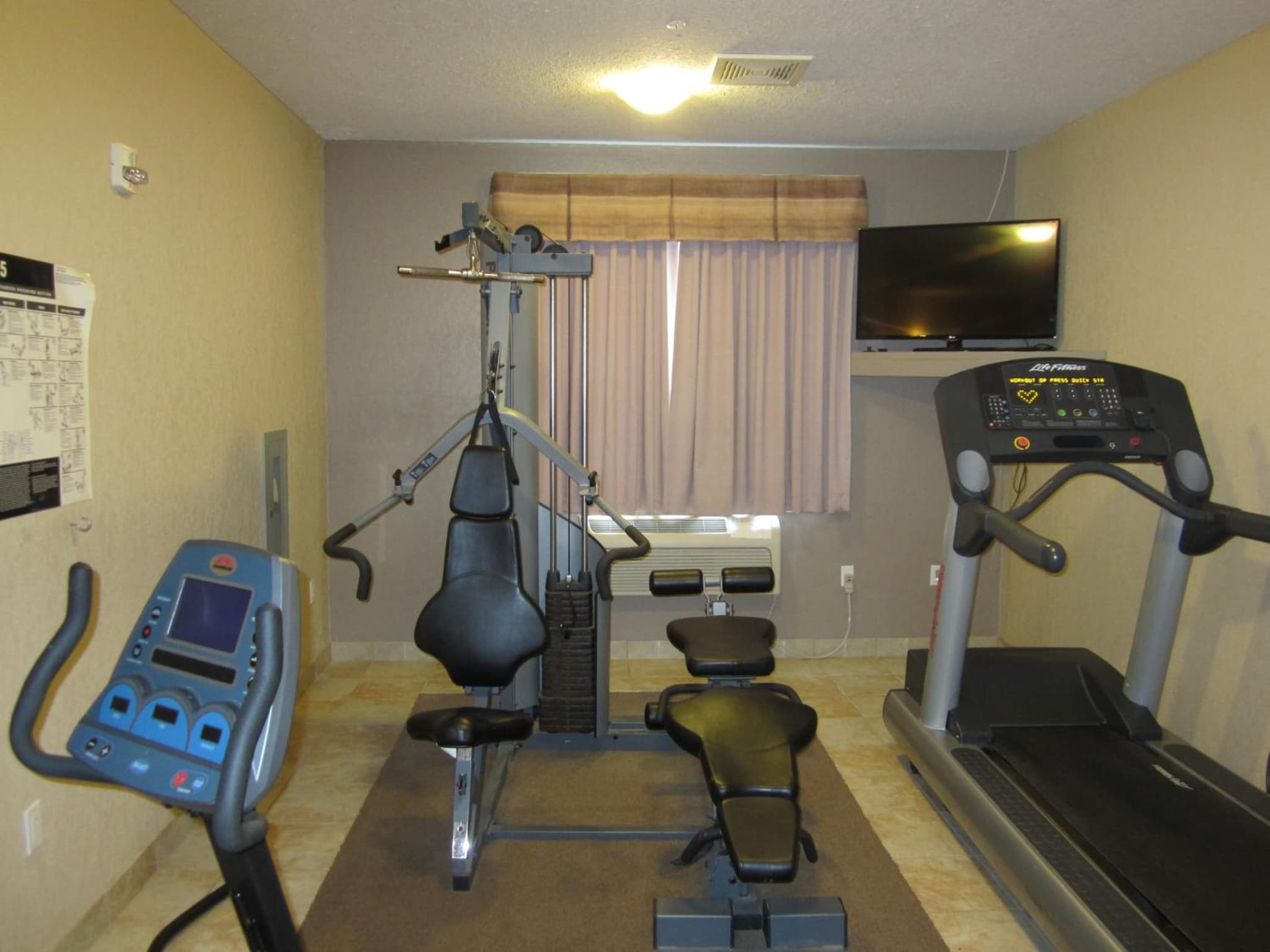 Lakeview Inns & Suites - Fort Nelson photo 4